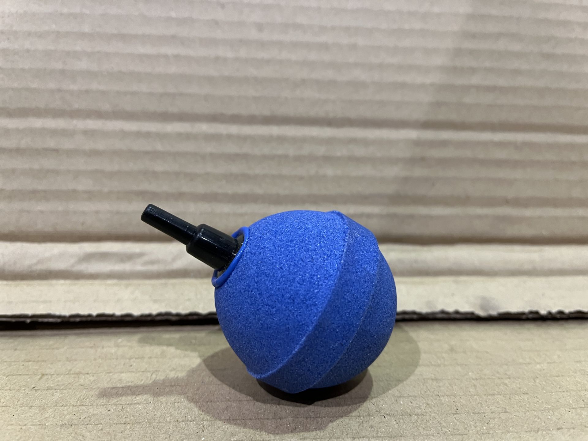 160 X BRAND NEW 2 INCH BLUE BLUE BALL AIRSTONES RRP £4 EACH R16-9