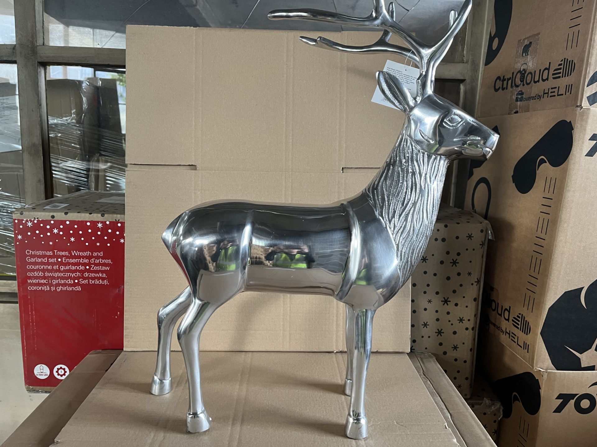 2 X BRAND NEW PETTI ROSSI LARGE DECORATIVE ALUMINIUM DEER R12-9