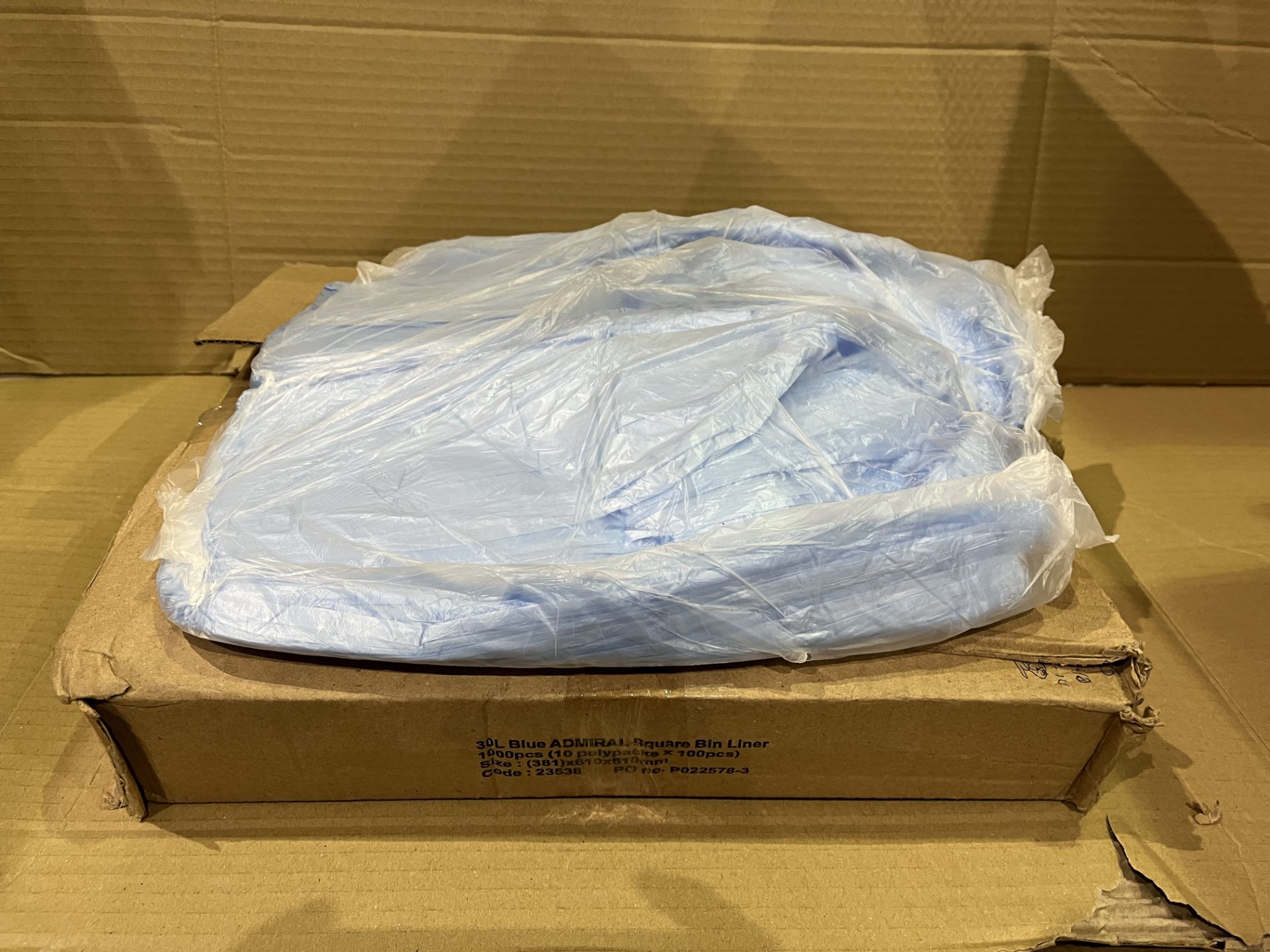 10 X BRAND NEW PACKS OF 1000 BLUE SQUARE BIN LINERS 610 X 610MM R15-5