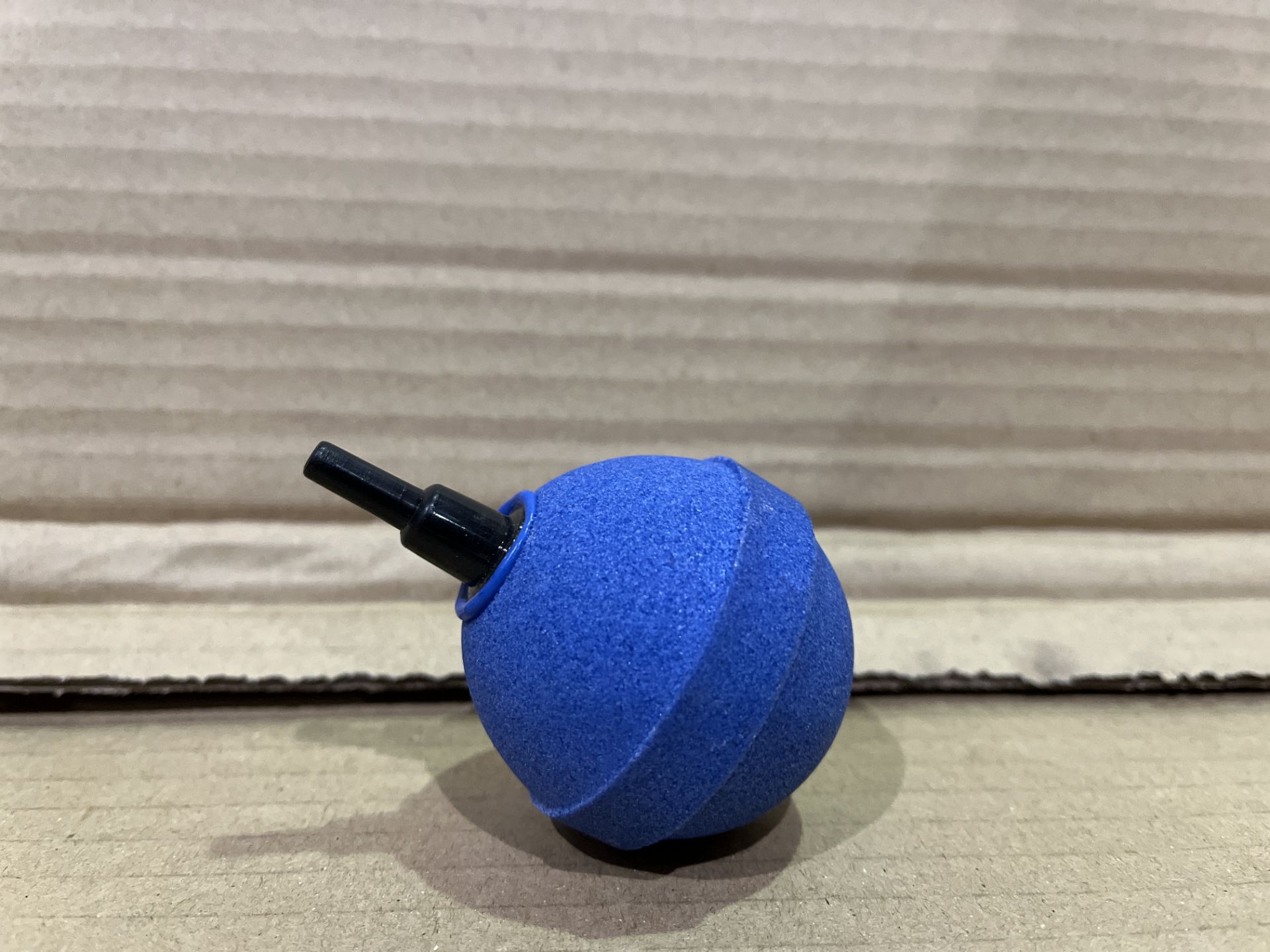 160 X BRAND NEW 2 INCH BLUE BLUE BALL AIRSTONES RRP £4 EACH R16-9