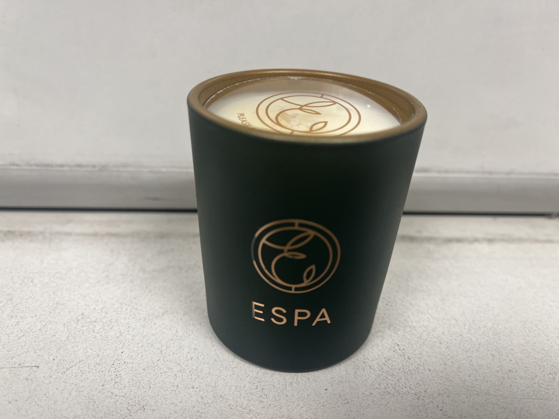 16 X BRAND NEW ESPA ENERGISING VOLTIVE CANDLES 70G RRP £14 EACH EBR