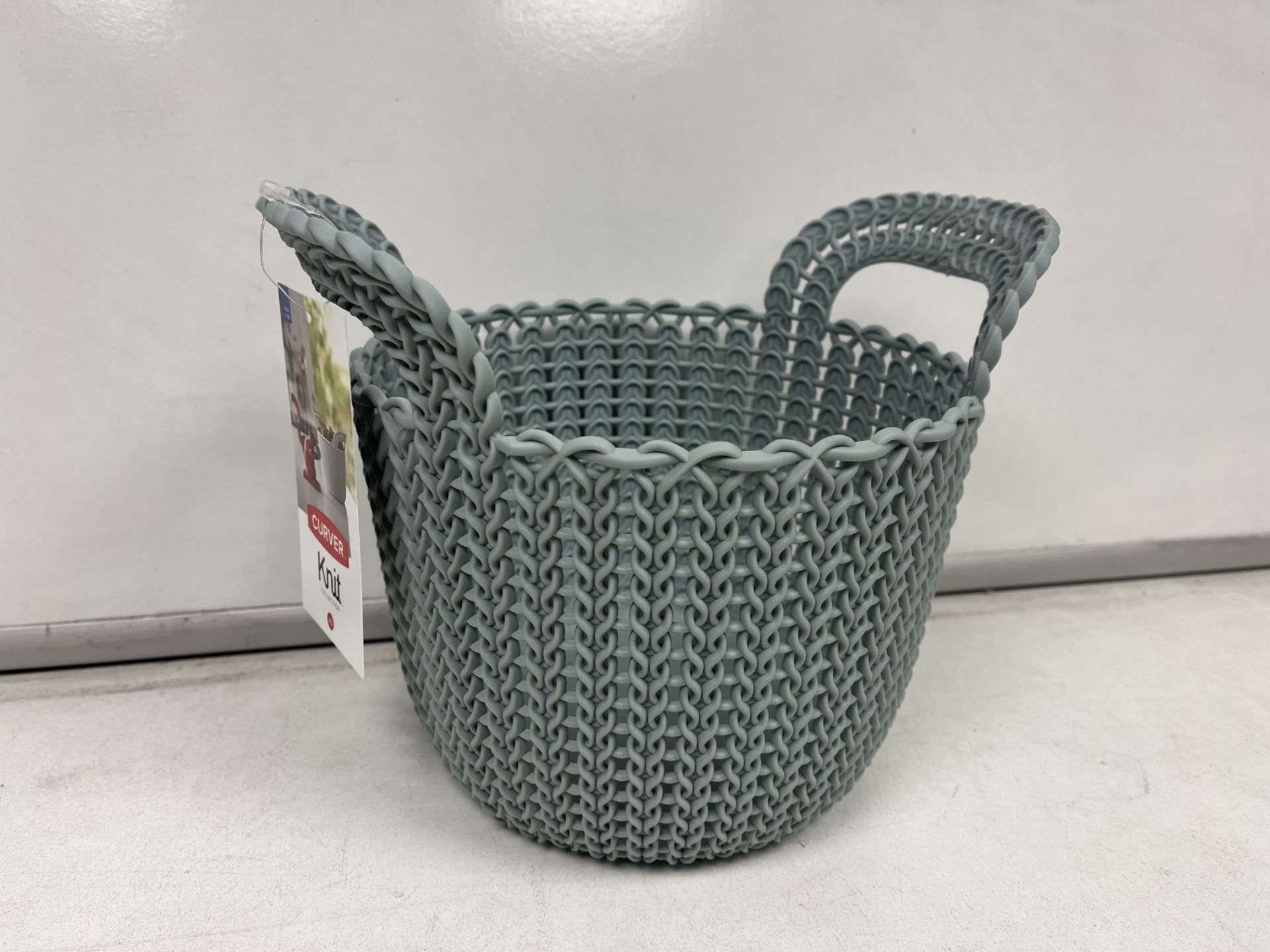 30 X NEW PACKAGED CURVER 226386 Decorative Basket Round Knitted Plastic Blue/Grey (226386ROW9)