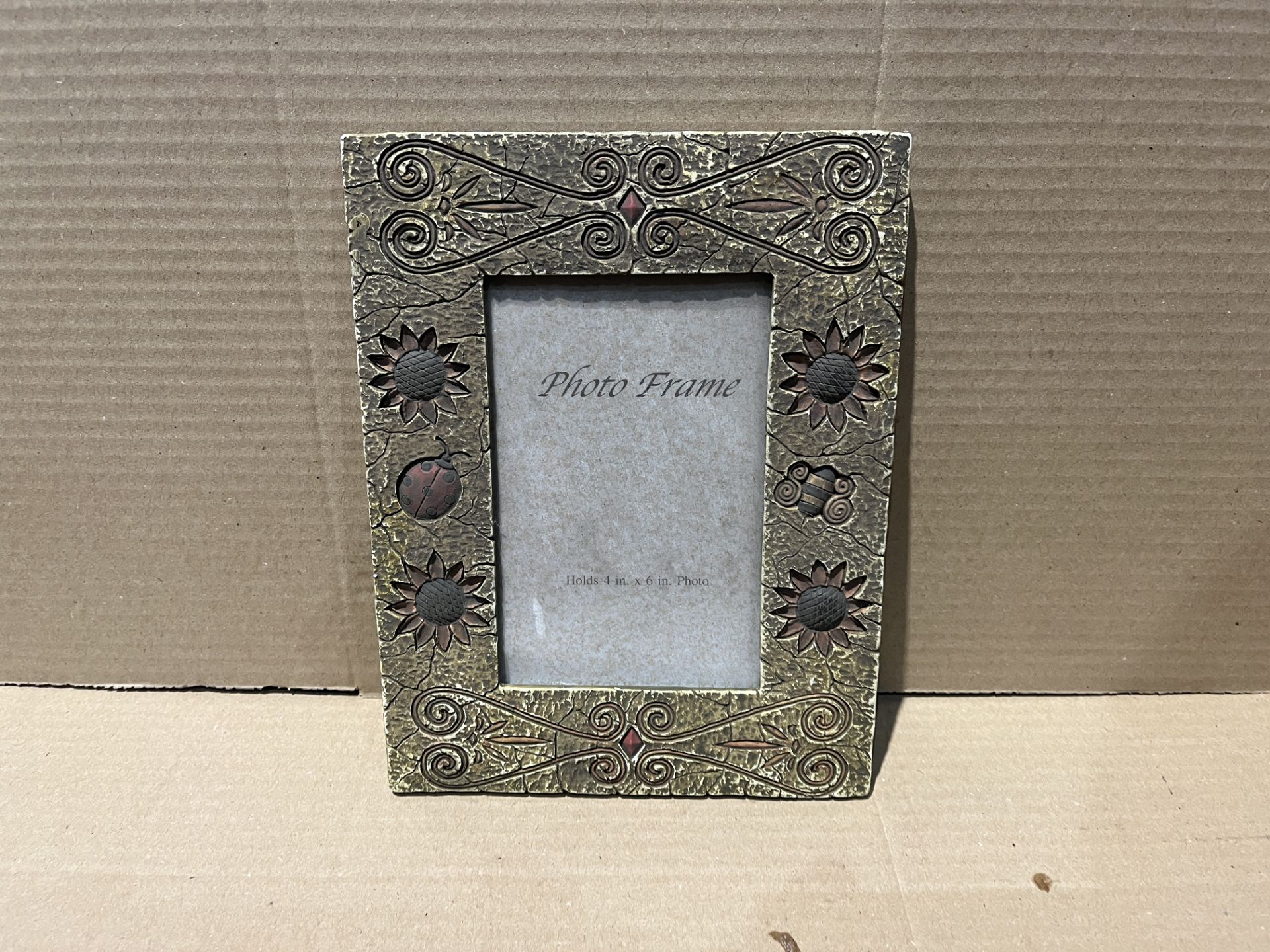 48 X BRAND NEW FLORAL PATTERNED PHOTO FRAMES R11-3