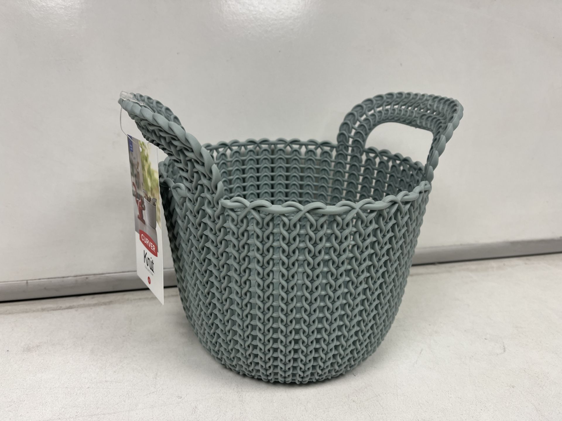 30 X NEW PACKAGED CURVER 226386 Decorative Basket Round Knitted Plastic Blue/Grey (226386ROW9)