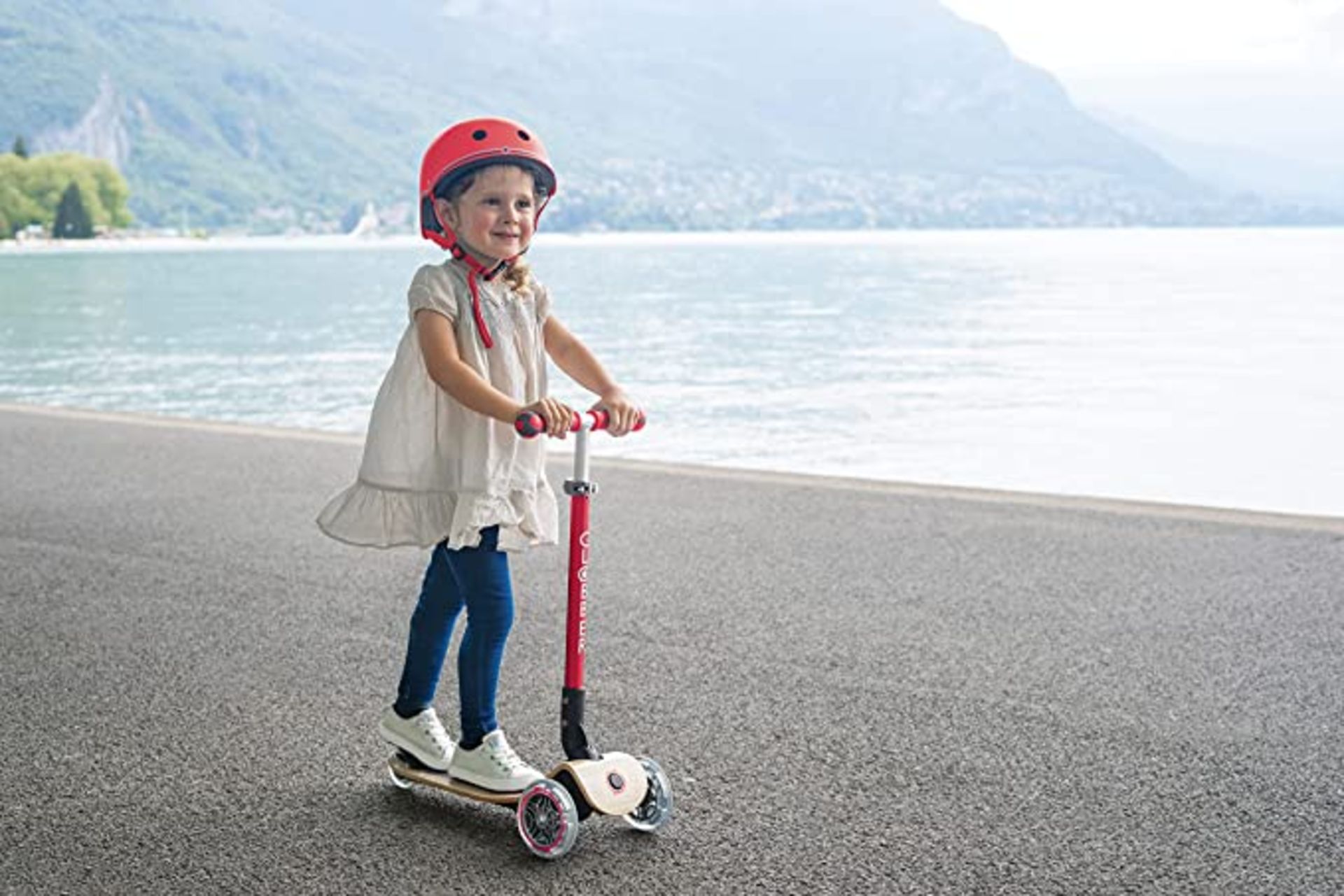 Globber Primo Foldable Wood Lights. RRP £129.99. 3-wheel foldable scooter for kids aged 3+ with an - Image 2 of 2