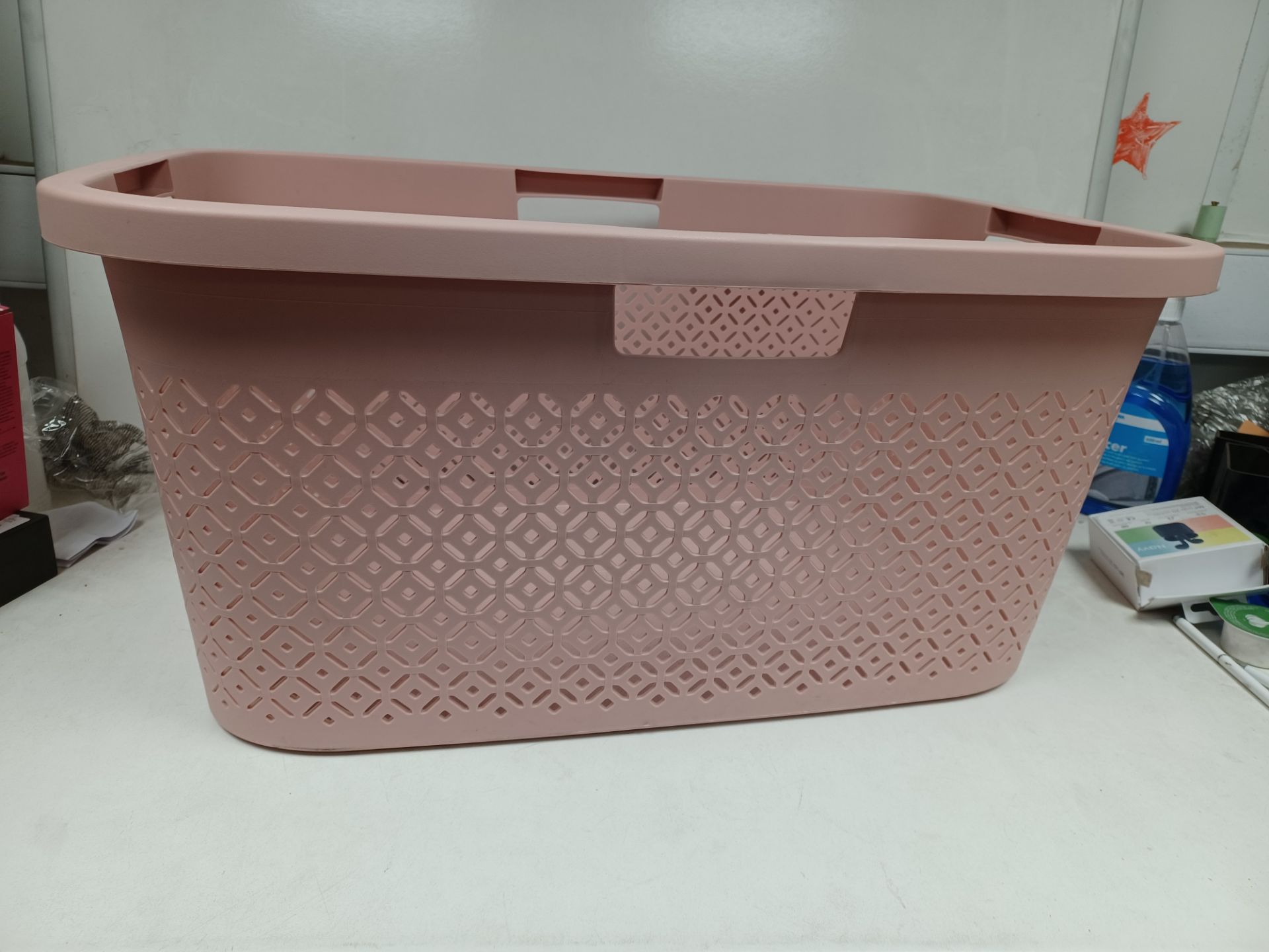 PALLET TO CONTAIN 210 X New Curver Terazzo Laundry Basket 47L Pink. (253822). Keep your bathroom and