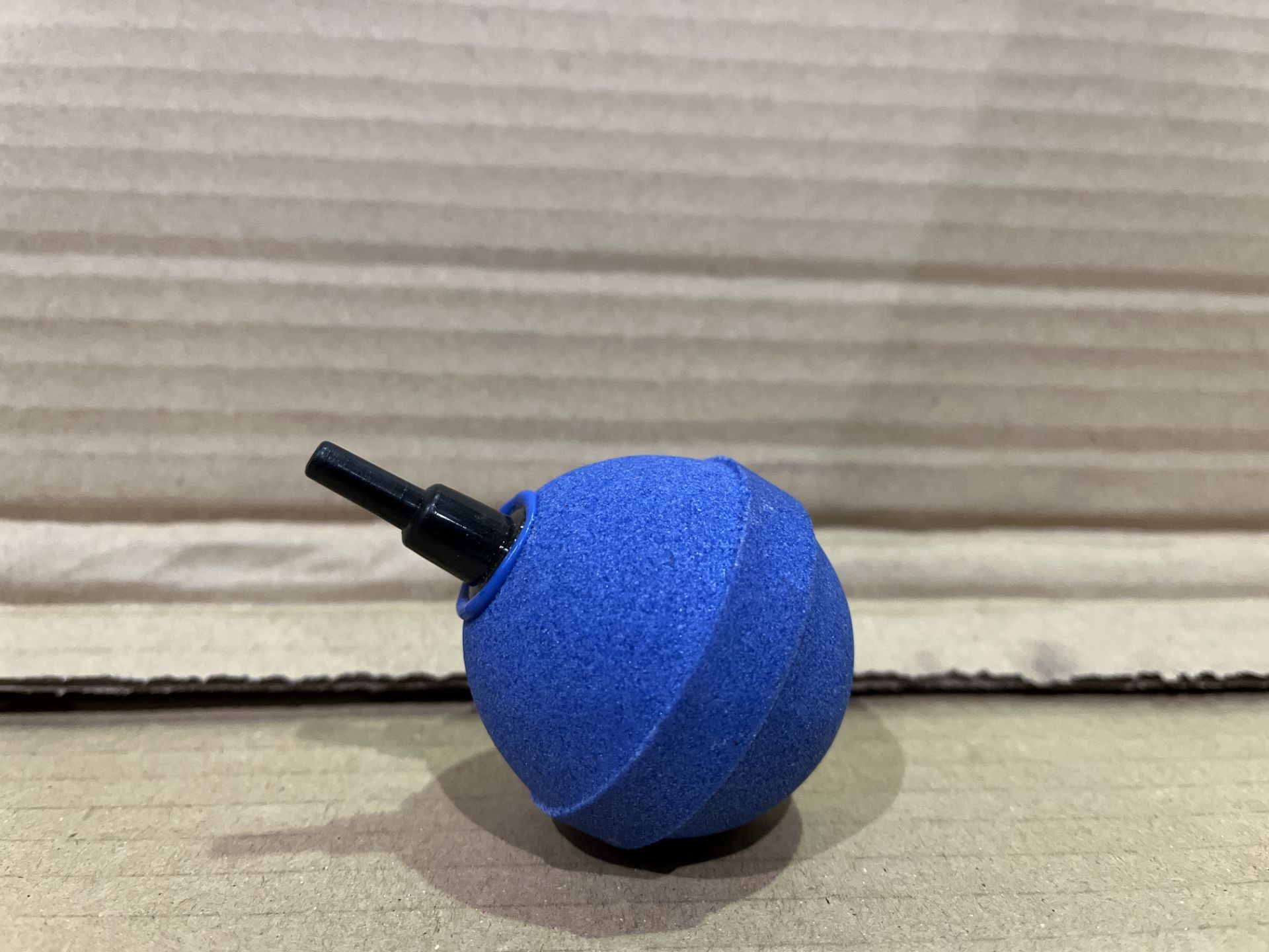 160 X BRAND NEW 2 INCH BLUE BLUE BALL AIRSTONES RRP £4 EACH R16-9