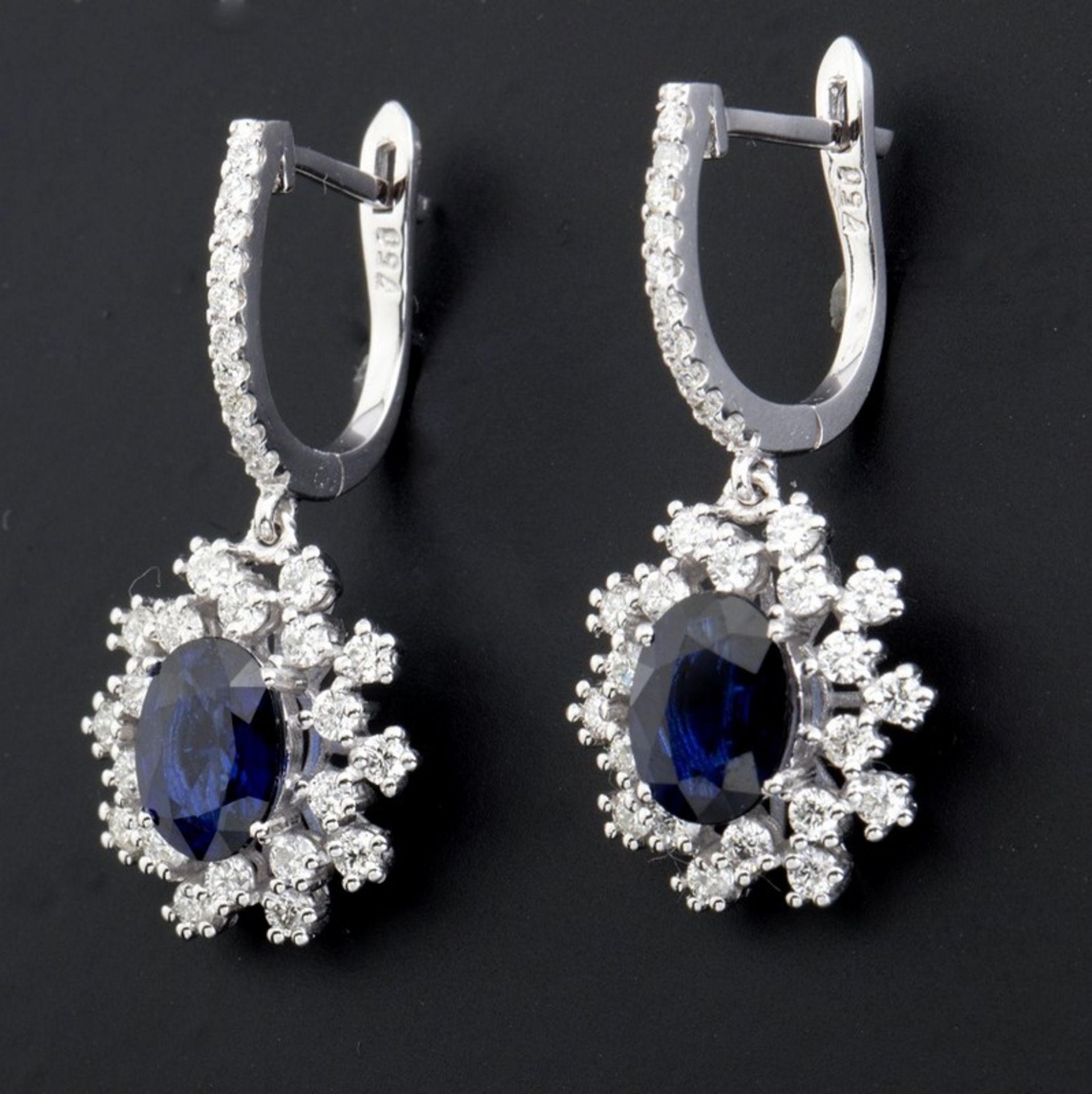 Certificated 18K White Gold Diamond & Sapphire Earring - Image 2 of 5