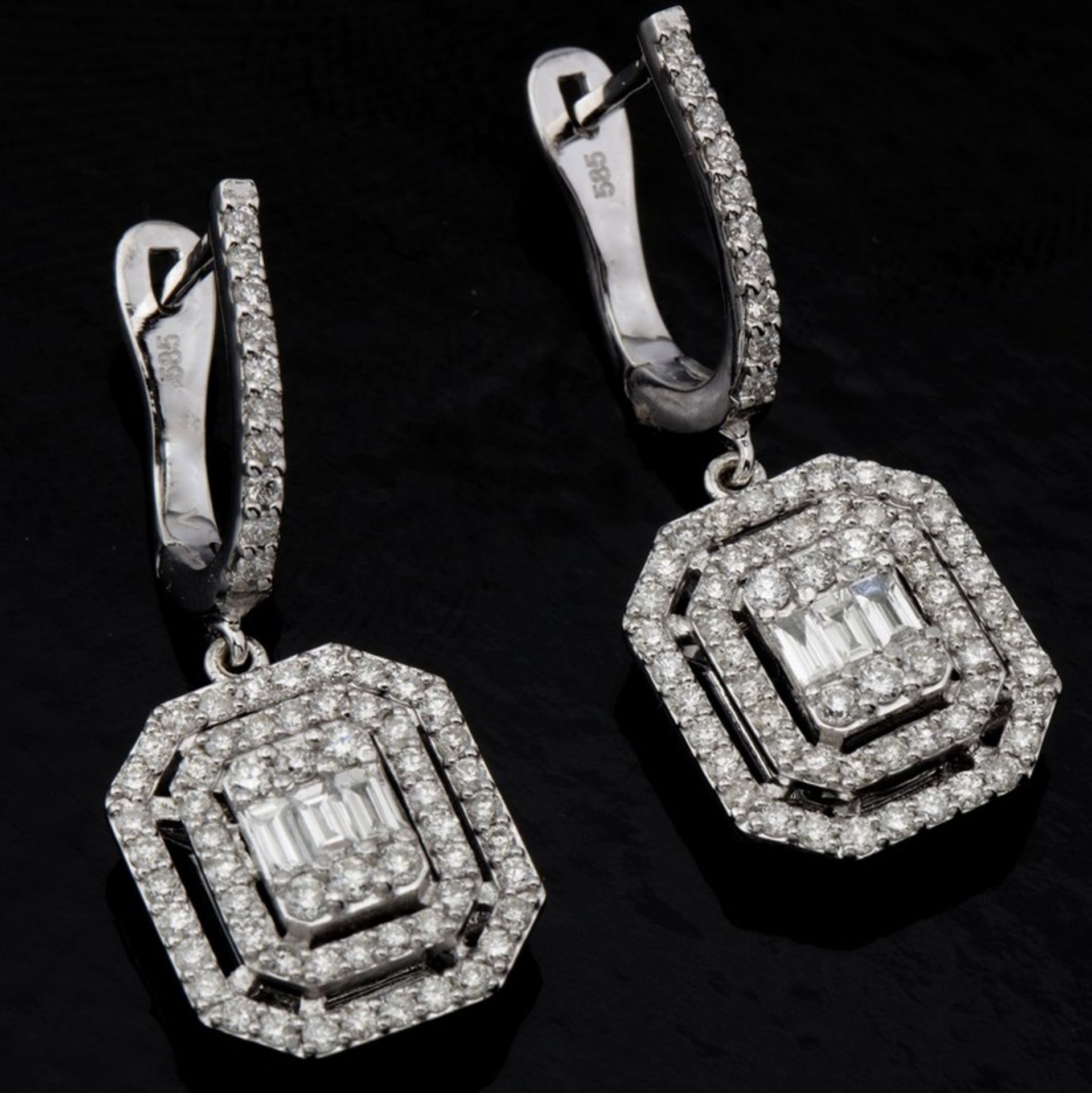Certificated 14K White Gold Diamond Earring - Image 2 of 4