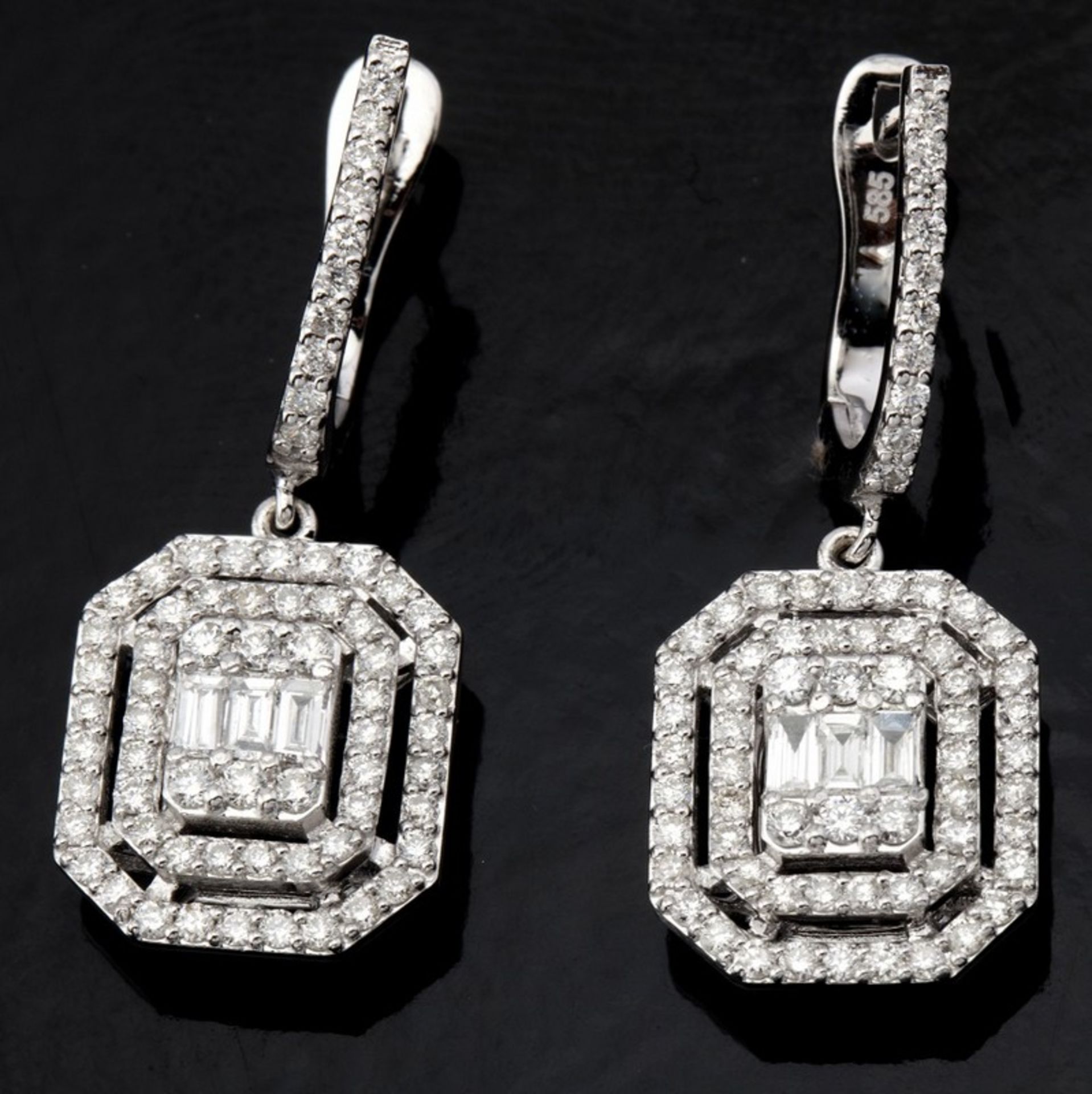 Certificated 14K White Gold Diamond Earring