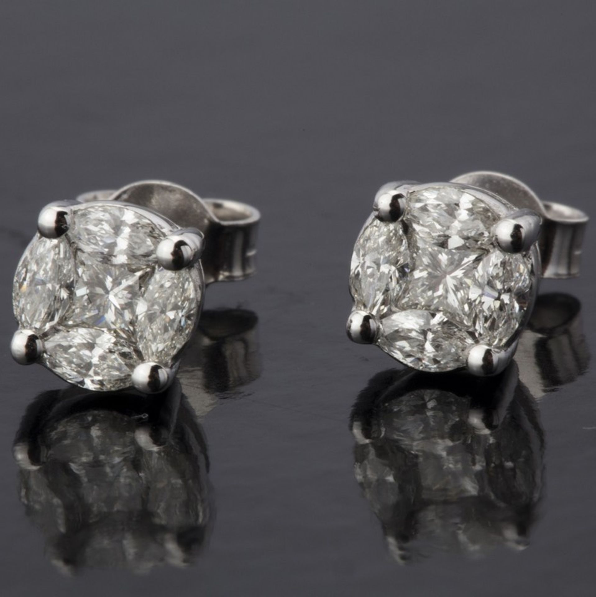 Certificated 14K White Gold Diamond Earring - Image 2 of 7