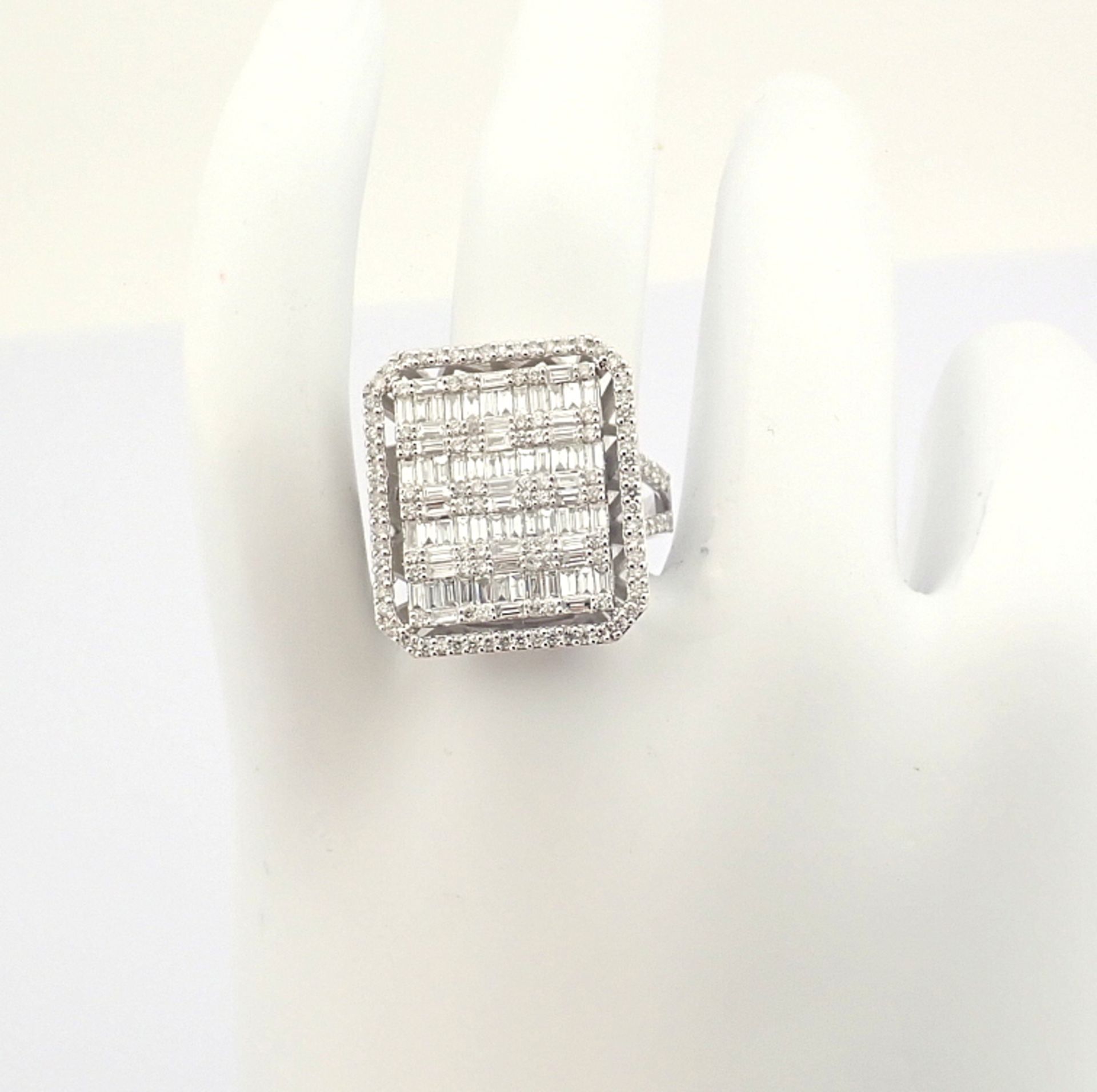 Certificated 14K White Gold Diamond Ring - Image 3 of 9