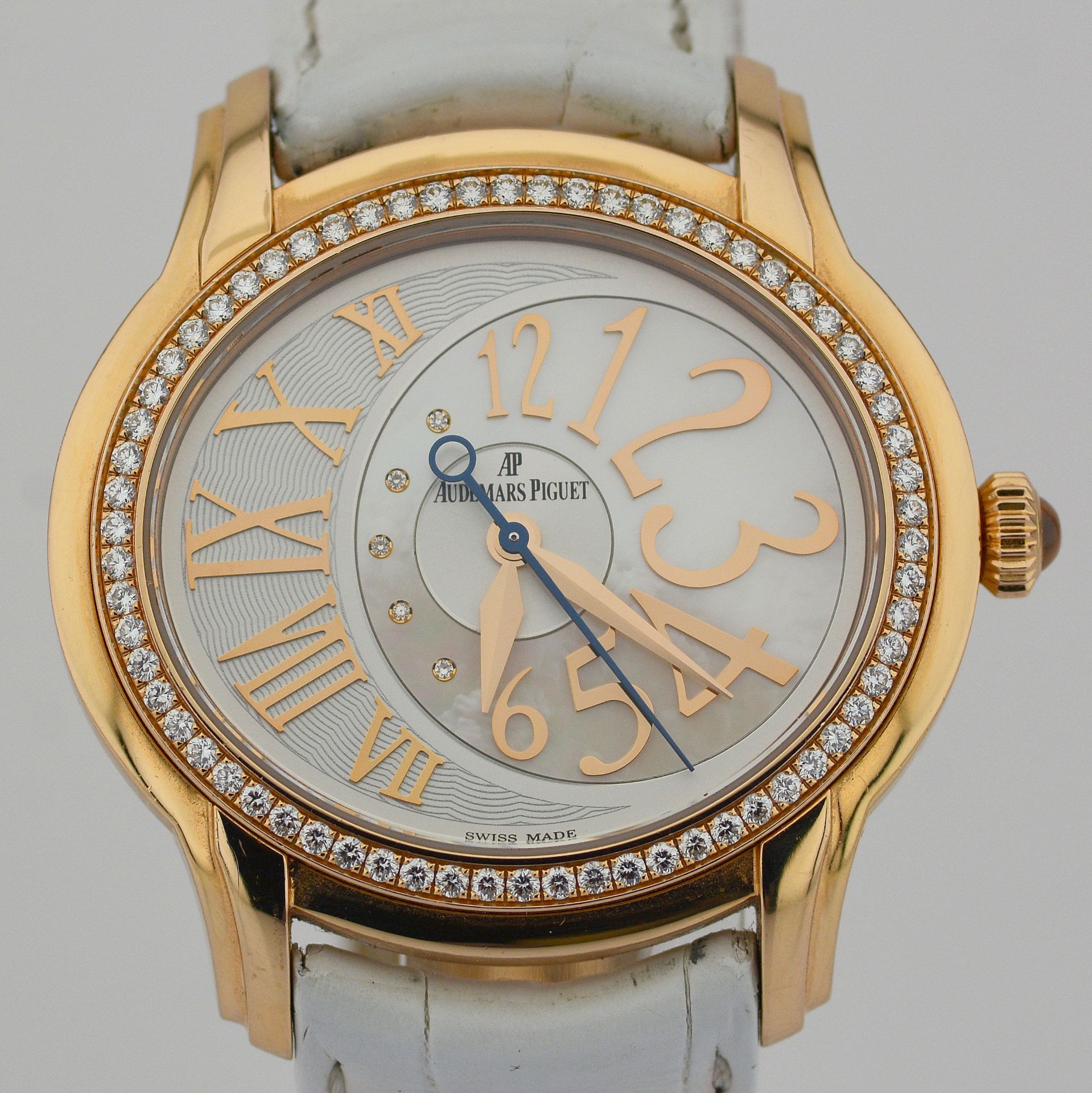 Audemars Piguet / Millenary - 18K Yellow Gold - Diamond & Mother of Pearl Dial - Lady's Yellow gold - Image 5 of 12