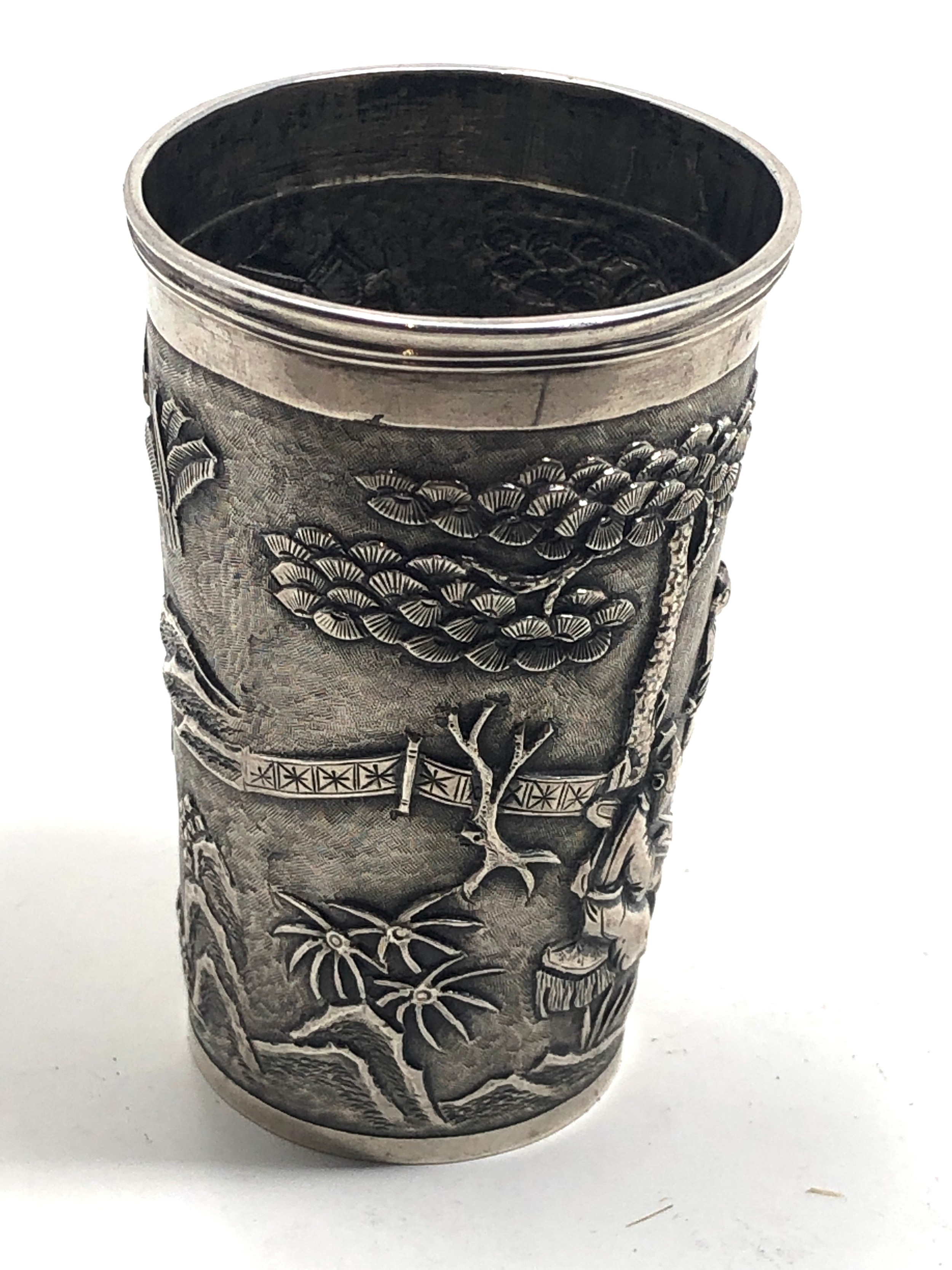 Fine antique chinese silver beaker measures approx height 9cm - Image 4 of 6