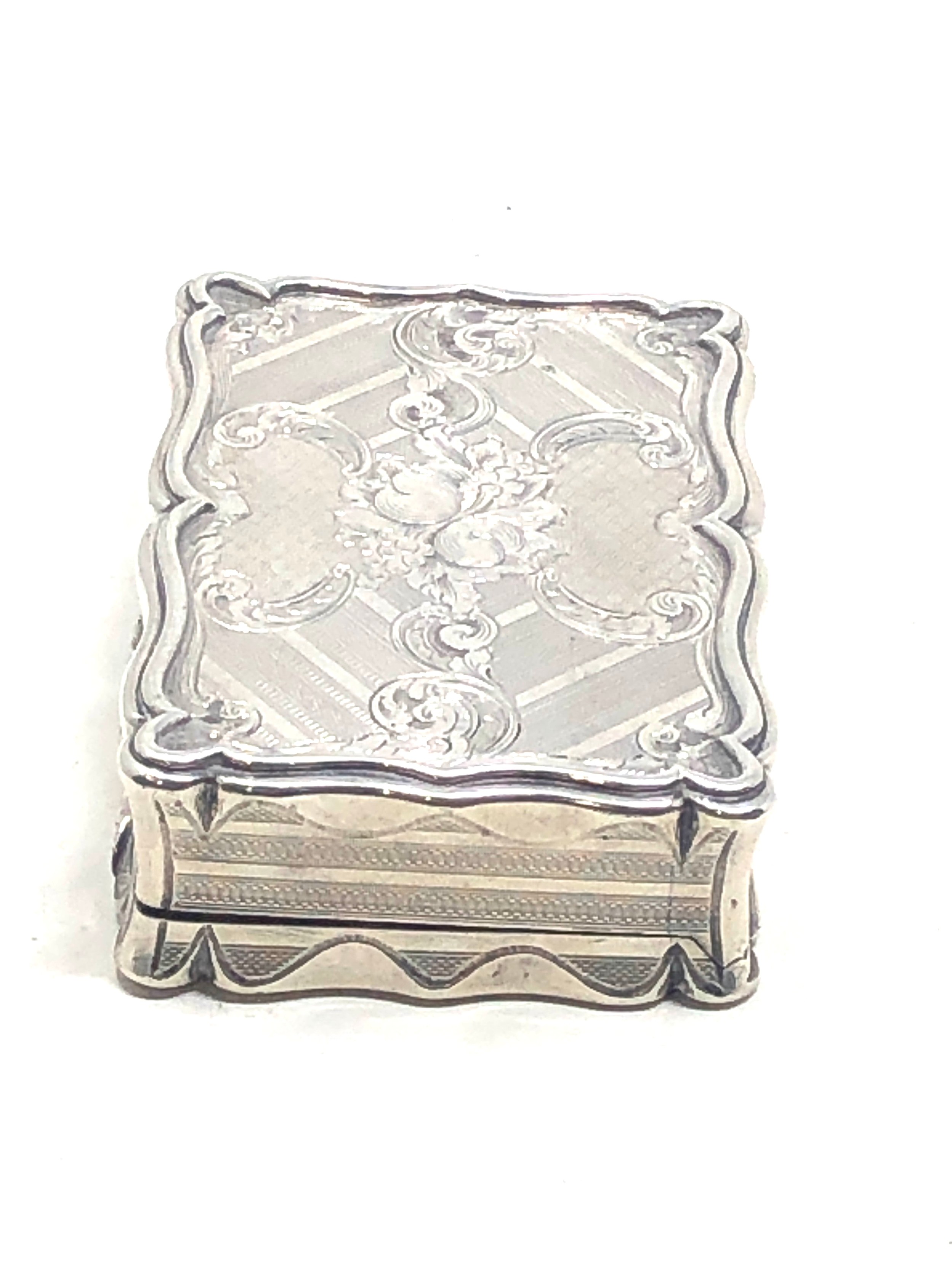 Fine Victorian silver snuff box Birmingham silver hallmarks makers E S measures approx 9.2cm by - Image 7 of 7