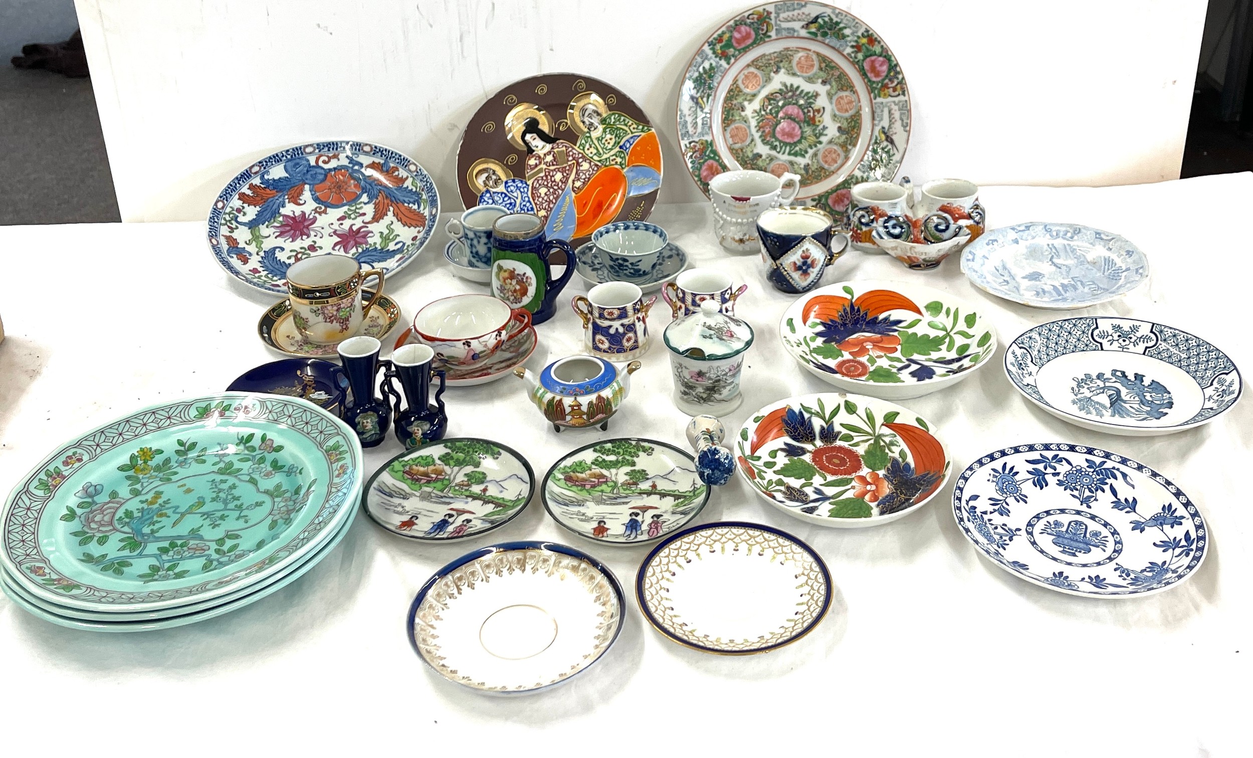 Selection of antique and later cups, saucers etc to include Chinese pieces