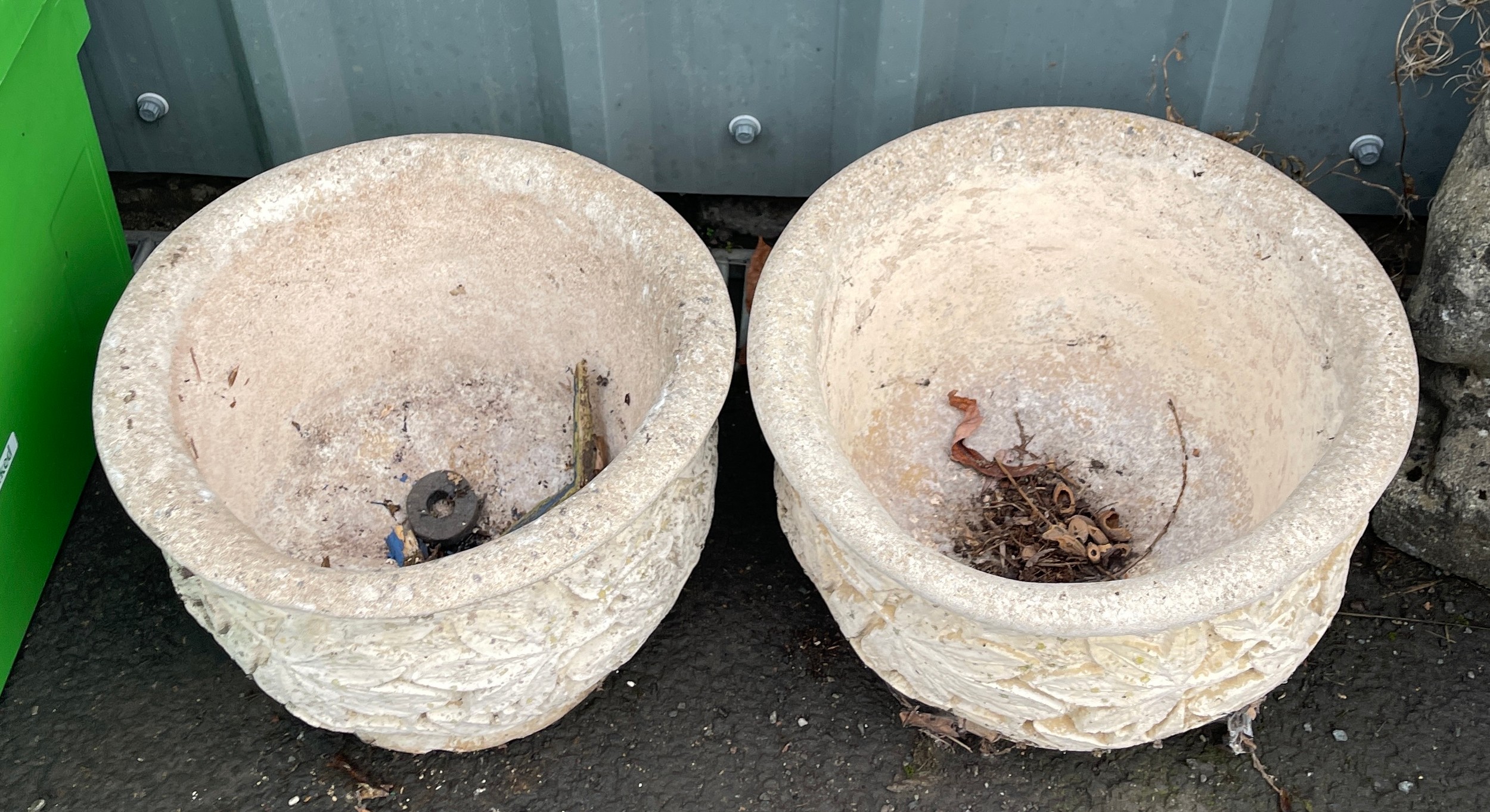 2 Stone planters, approximate height 9 inches, Diameter 13.5 inches - Bild 2 aus 2