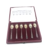 Boxed set of 6 tea spoons with british hallmarks