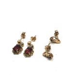 2 x 9ct gold vintage gemstone paired drop and stud earrings inc. Sapphire & garnet (1.6g)