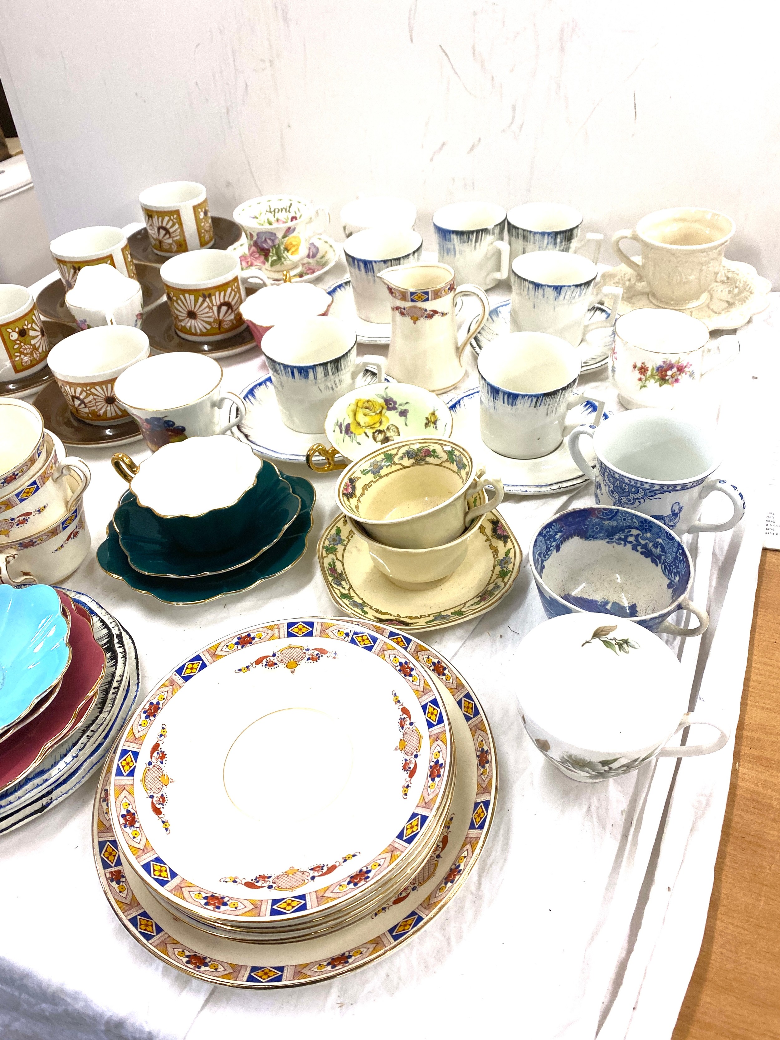 Large selection of assorted cups and saucers some named - Image 2 of 3