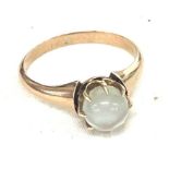 Gold and moonstone ladies ring, approximate weight 2.9g