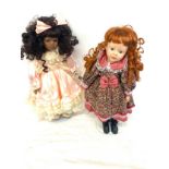 2 Pot dolls on stand