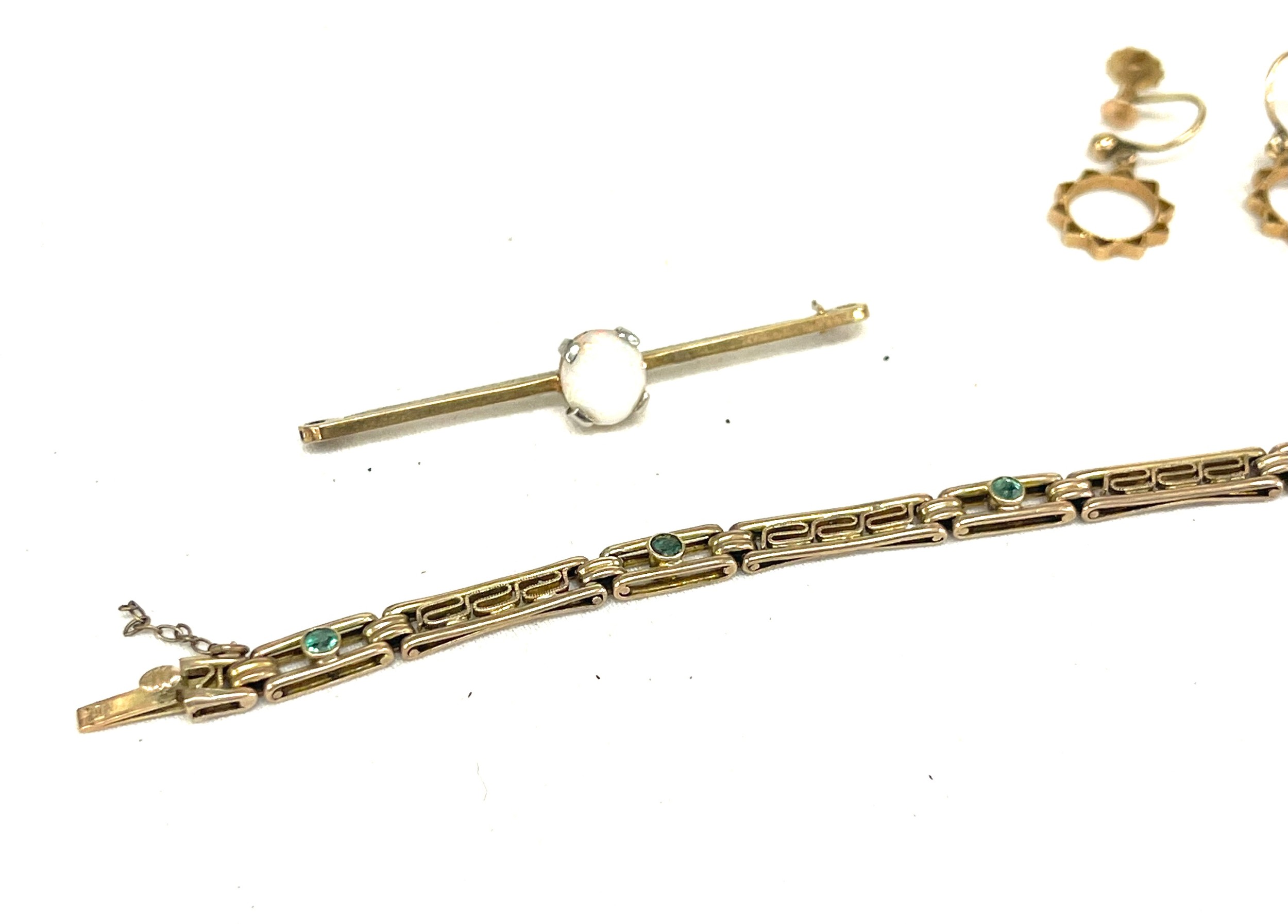 Selection 9ct jewellery to include opal bar brooch, 9ct gold front and back bangle, overall weight - Image 2 of 4