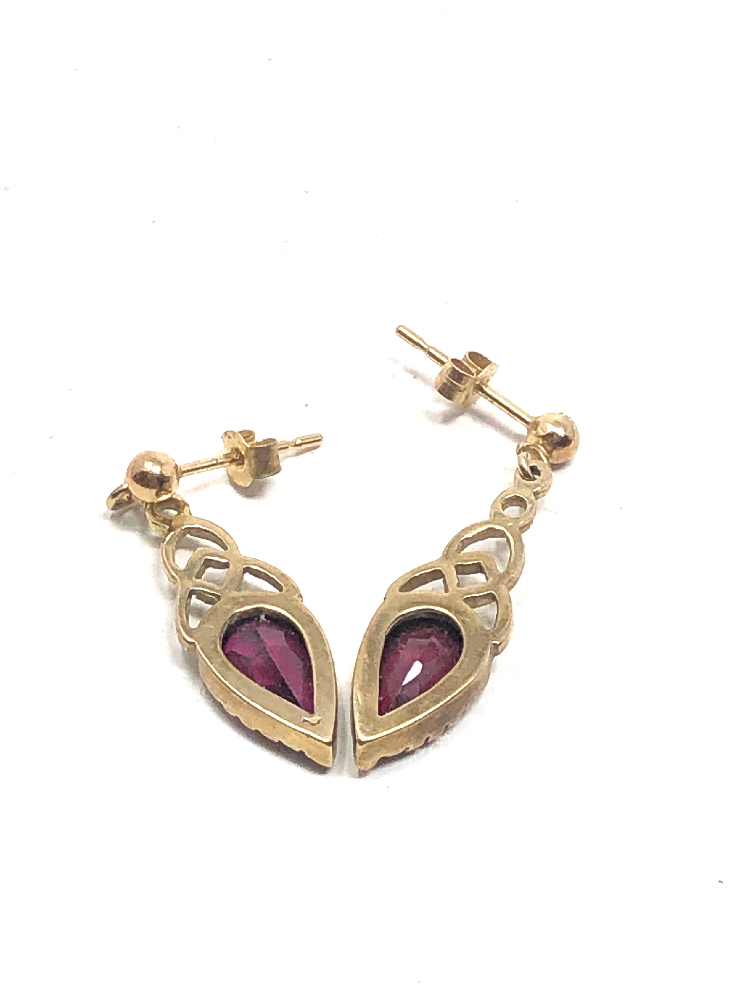 9ct gold vintage garnet openwork drop earrings (1.4g) - Image 2 of 2