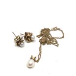 2 x 9ct gold vintage pearl earrings & pendant necklace (2.2g)