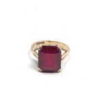 9ct gold vintage synthetic ruby cocktail ring (3.4g)