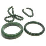 3 x nephrite jade jewellery including bangles and beaded necklace (169g)