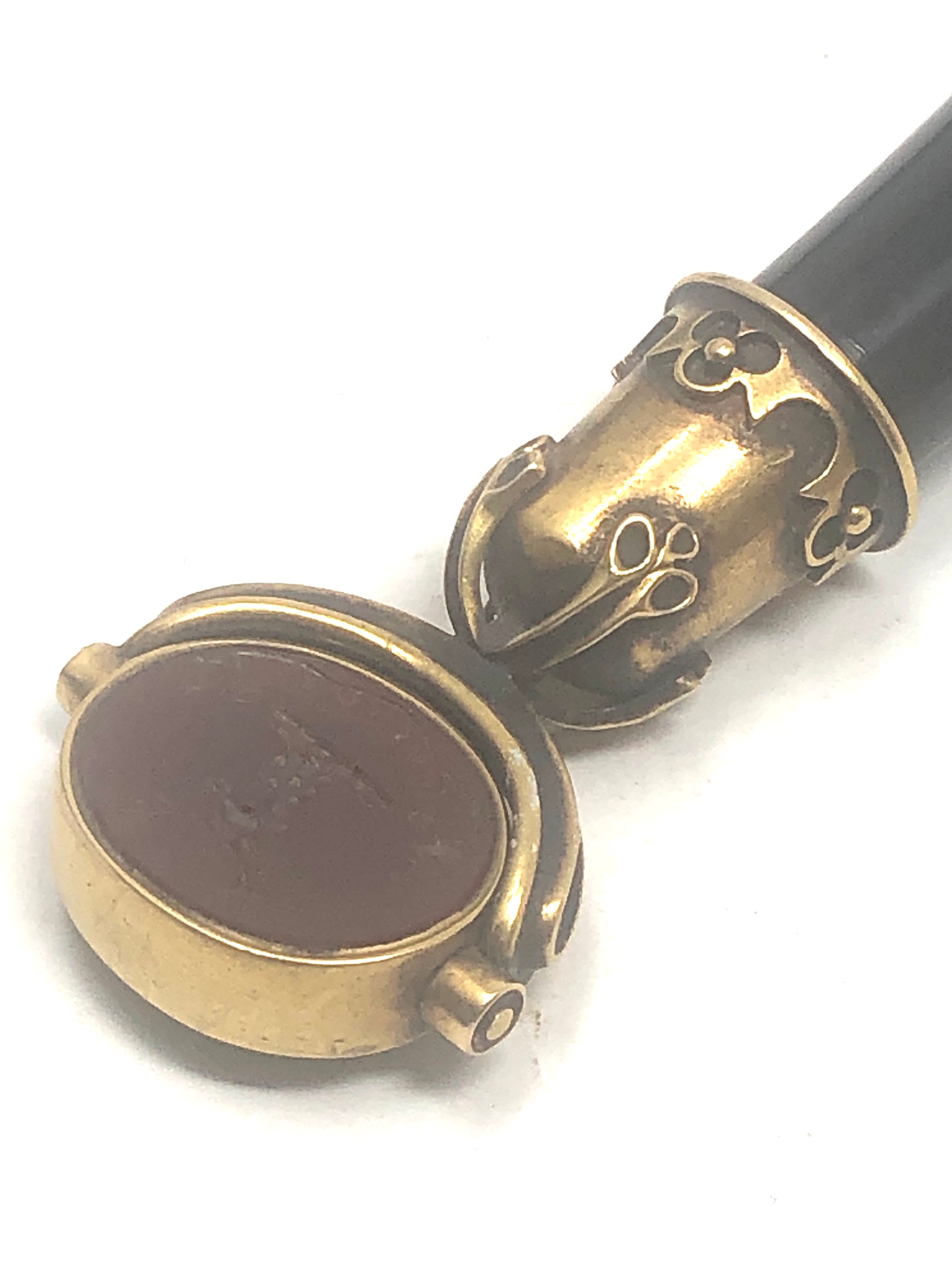 Fine Antique Victorian 15ct gold jet handle agate intaglio stag crest desk seal measures approx 9. - Image 2 of 6