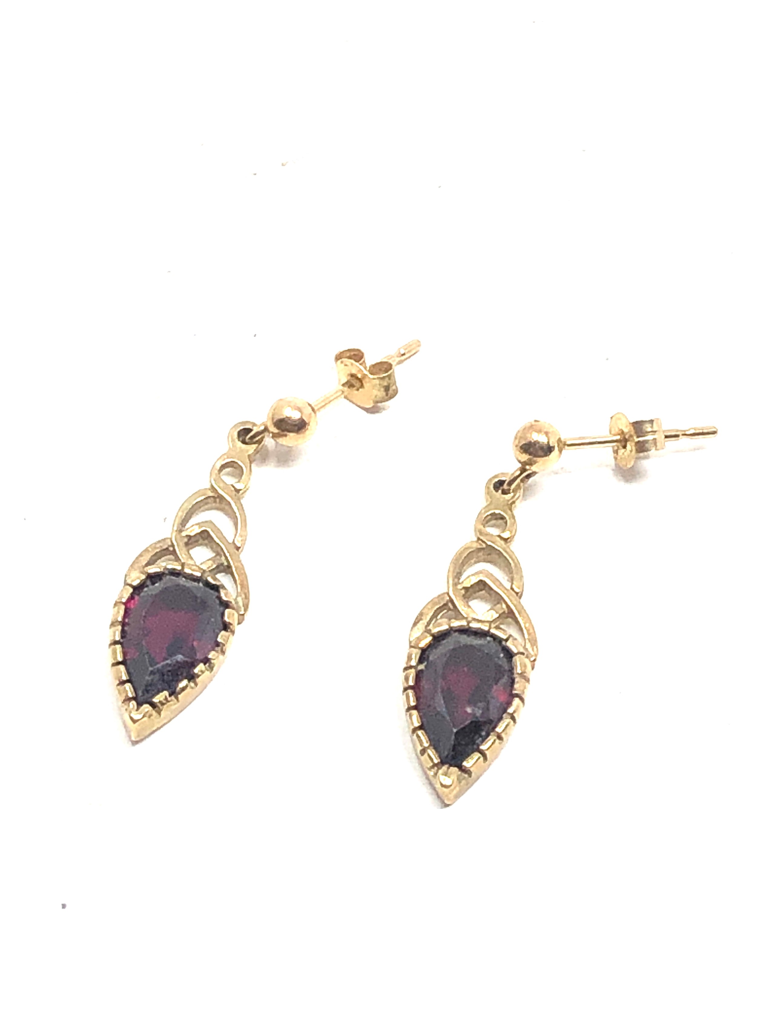 9ct gold vintage garnet openwork drop earrings (1.4g)