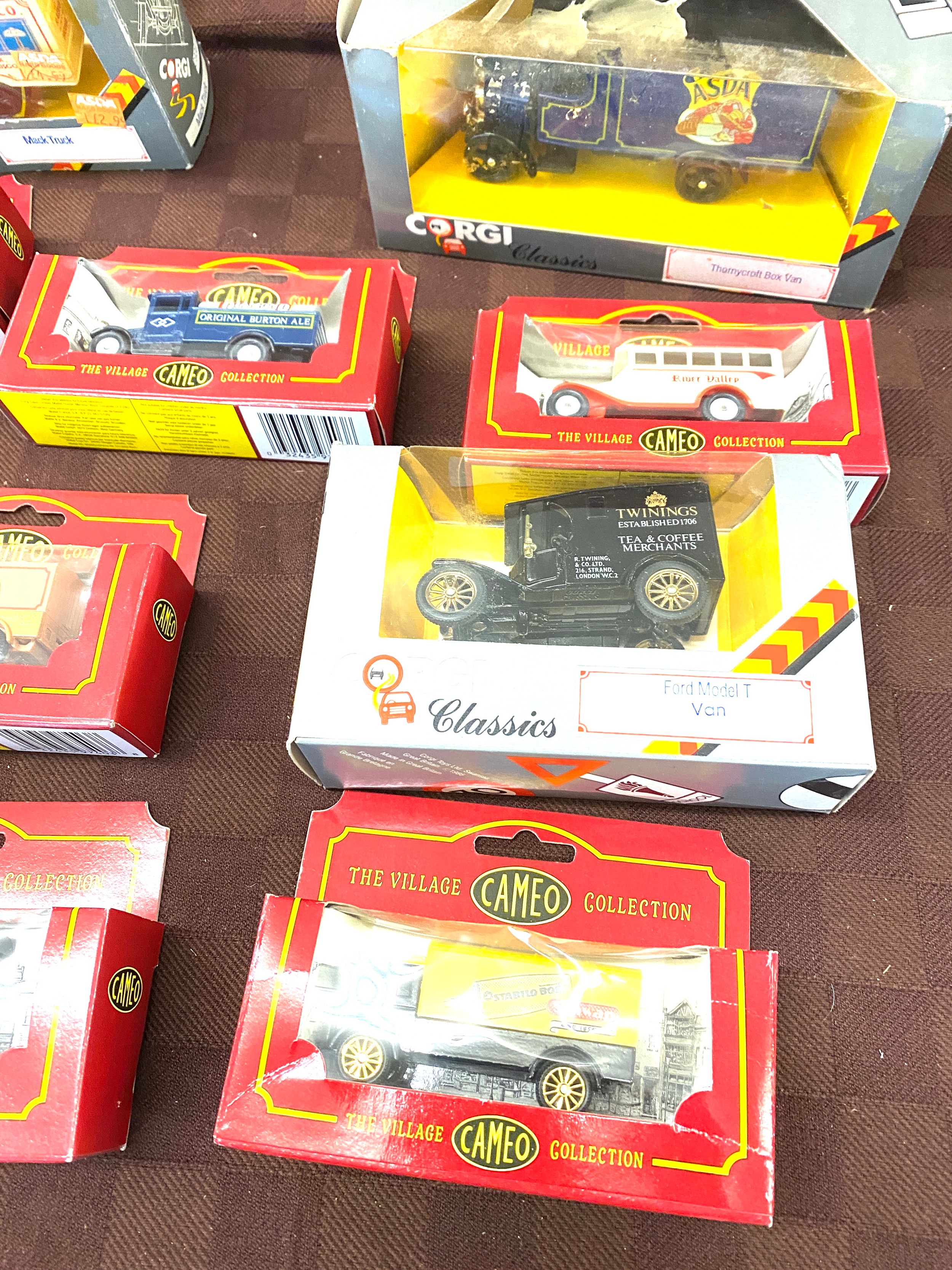 Selection of Boxed Corgi diecast cars - Image 2 of 3