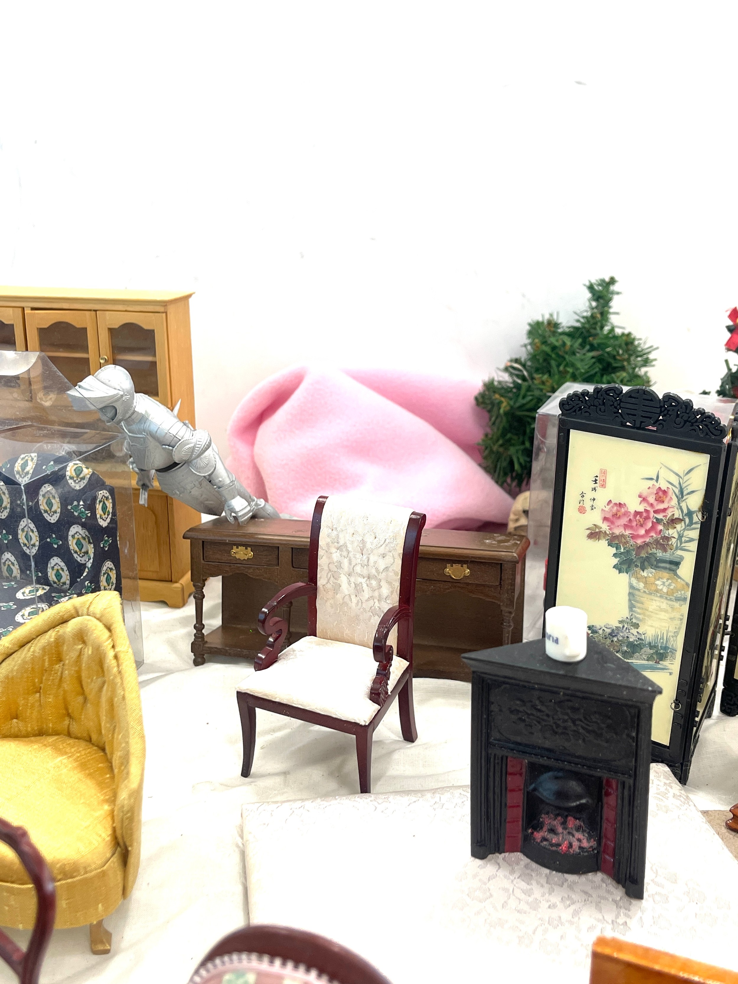 Large selection of dolls house furniture - Image 11 of 11