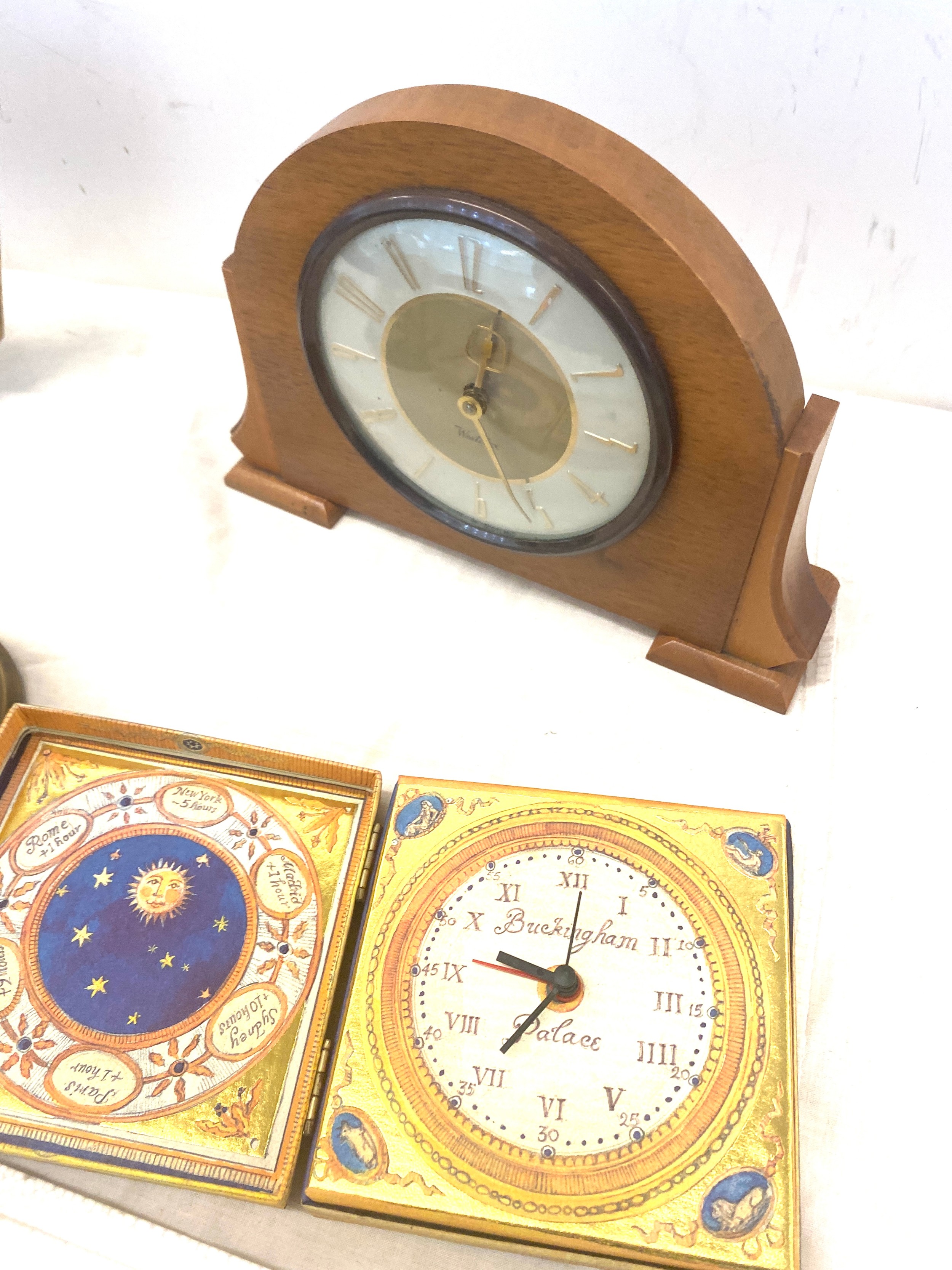 Selection of assorted clocks includes mantel clocks, carriage clocks etc - Image 3 of 4
