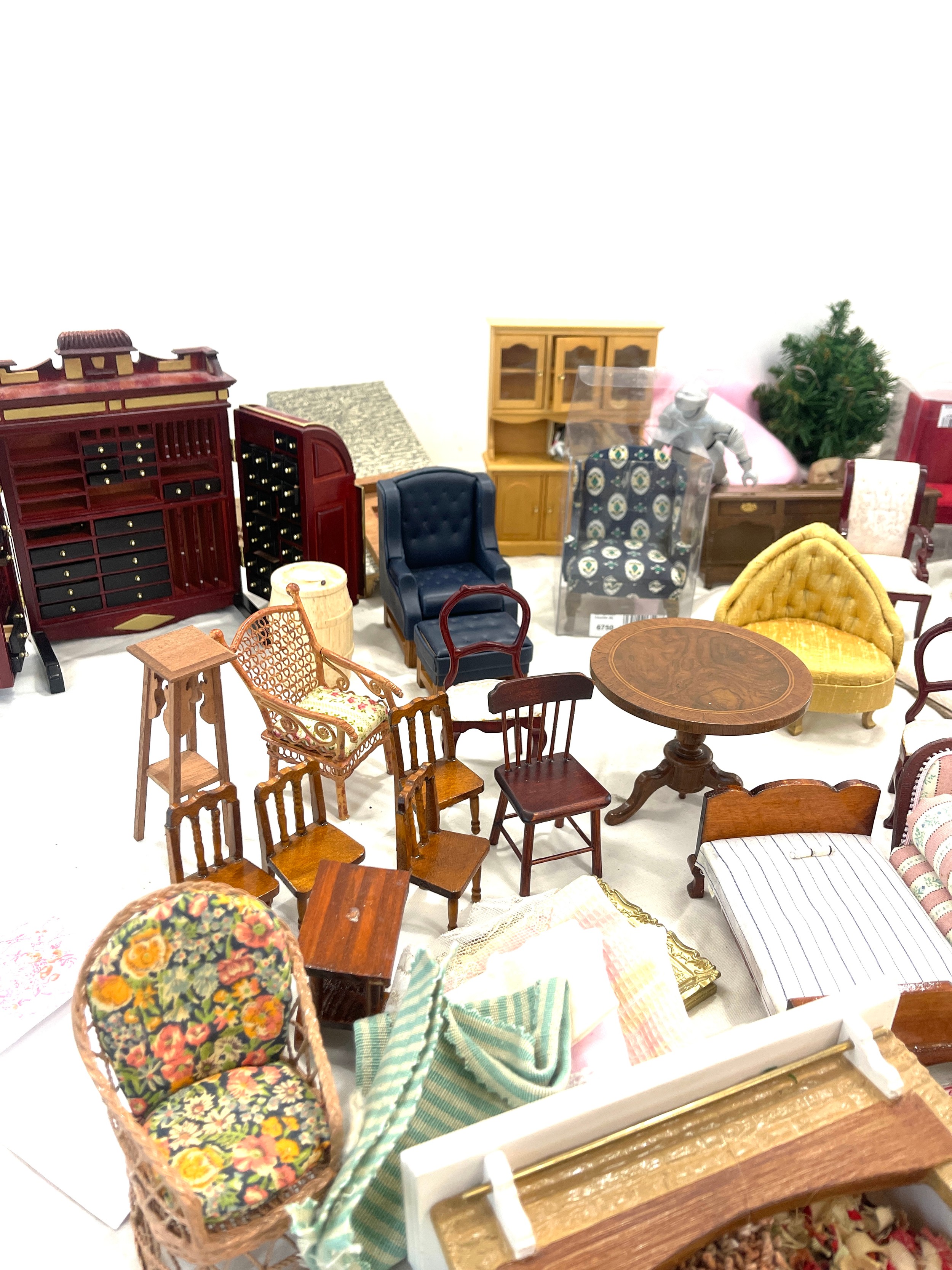 Large selection of dolls house furniture - Image 2 of 11