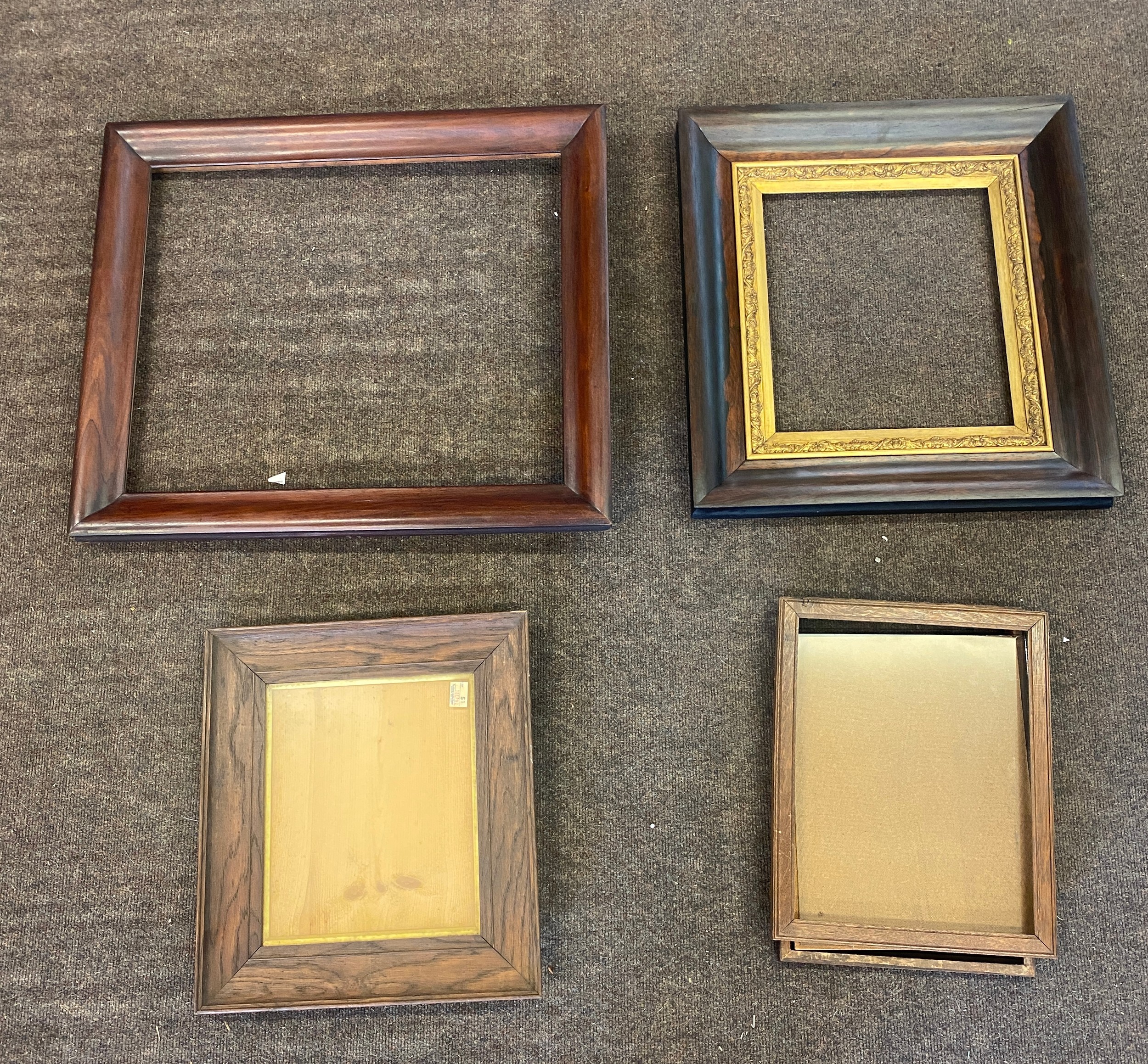 Large selection of vintage wooden frames largest measures approx 22.5" wide by 26" tall - Image 2 of 3