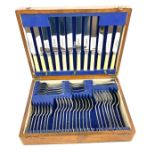 Vintage cased cutlery set