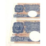 2 consecutive number vintage bank of england Peppiatt one pound notes