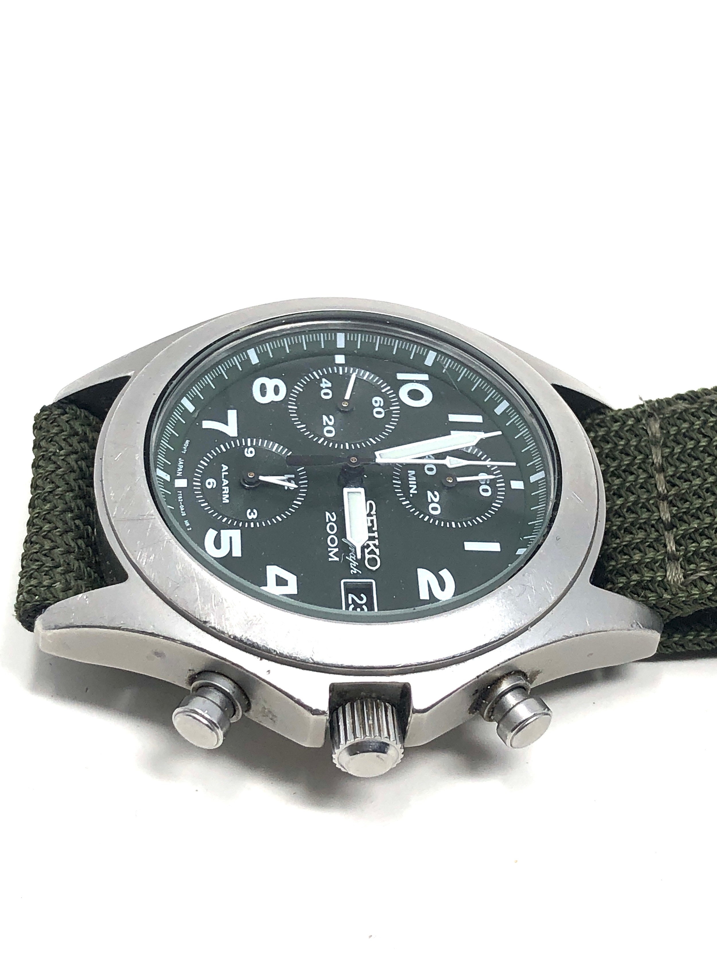 Seiko military style gents quartz chronograph wristwatch ref 7t62-0ah0 in working order - Bild 2 aus 5