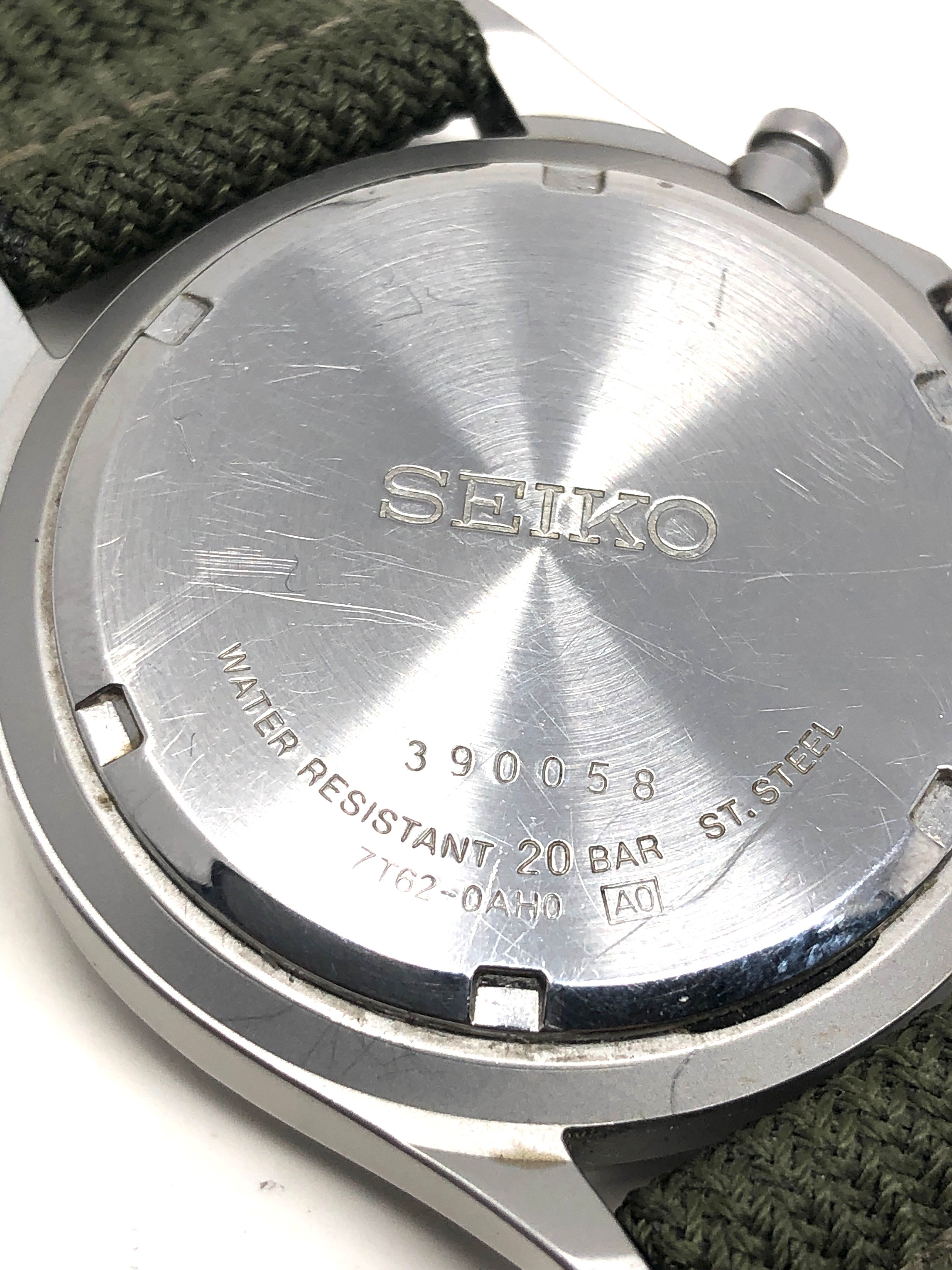 Seiko military style gents quartz chronograph wristwatch ref 7t62-0ah0 in working order - Bild 4 aus 5