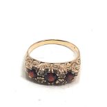 9ct gold garnet ring (3g)