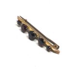 9ct gold antique garnet five stone bar brooch (1.8g)