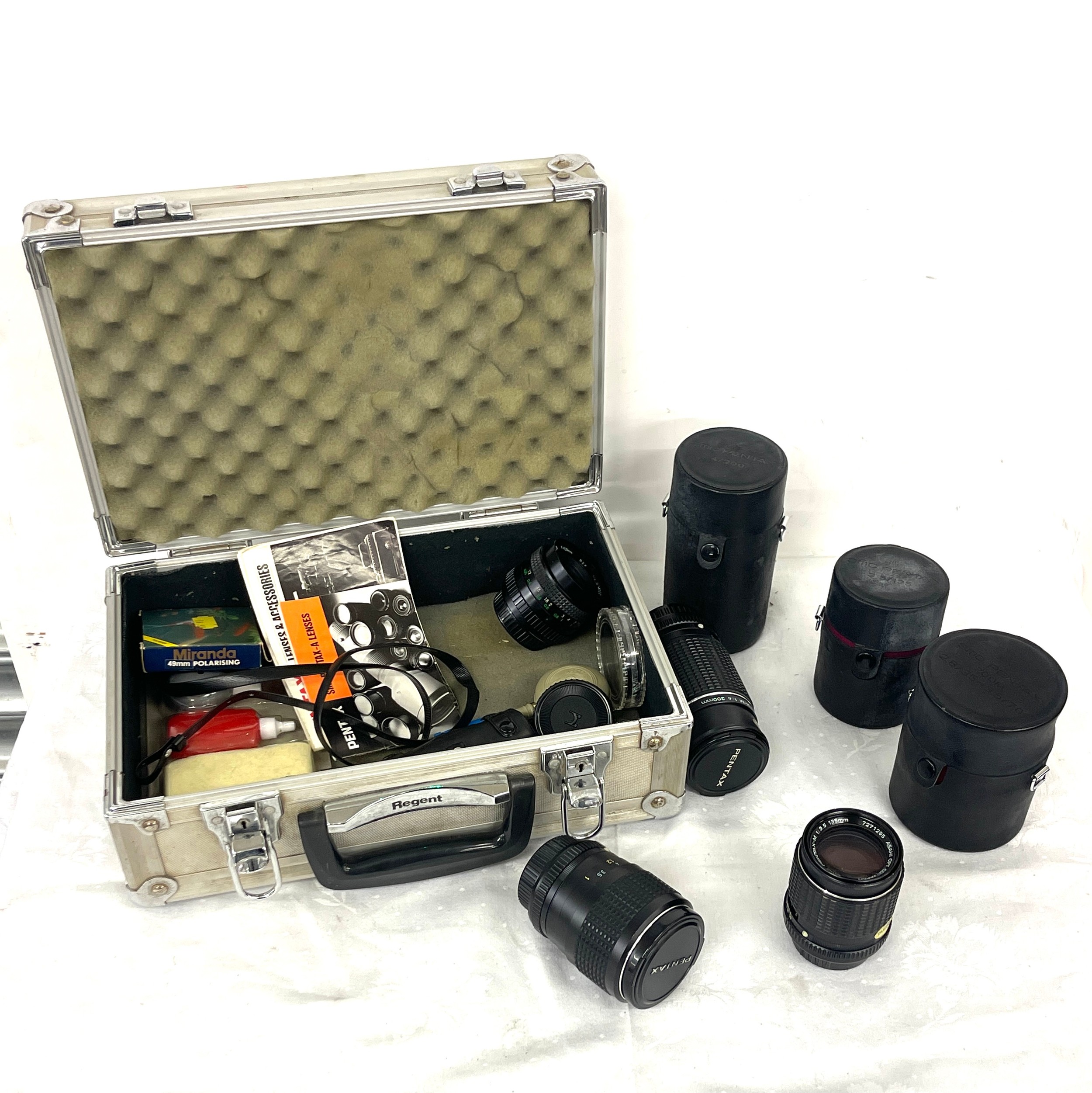 Pentax Asahi 8186355 lens with case, Pentax SMC 1:4 200mm lens, Asahi 7271295 lens with case, all - Image 2 of 4
