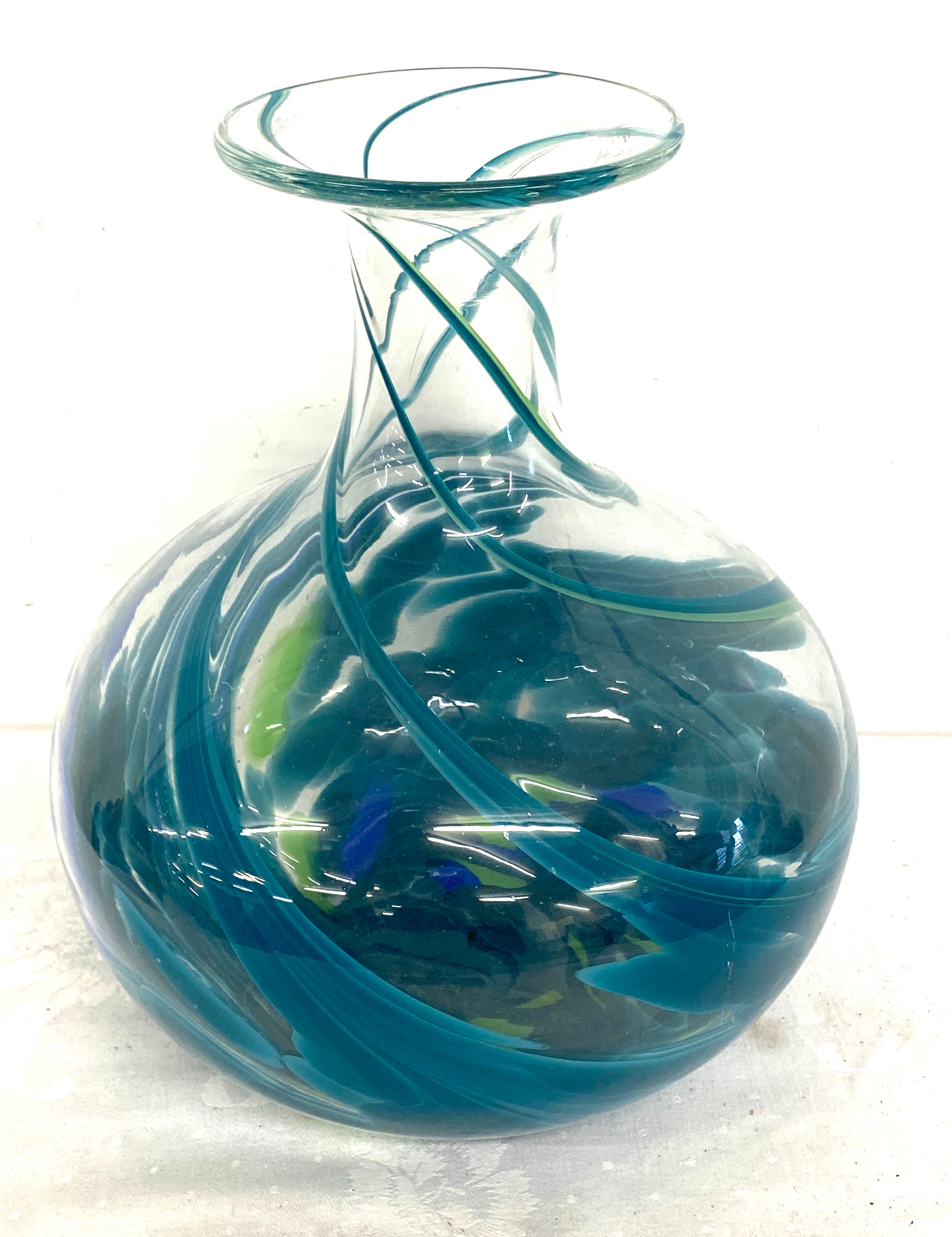 Decorative swirl glass vase, approximate height 12 inches - Image 2 of 5