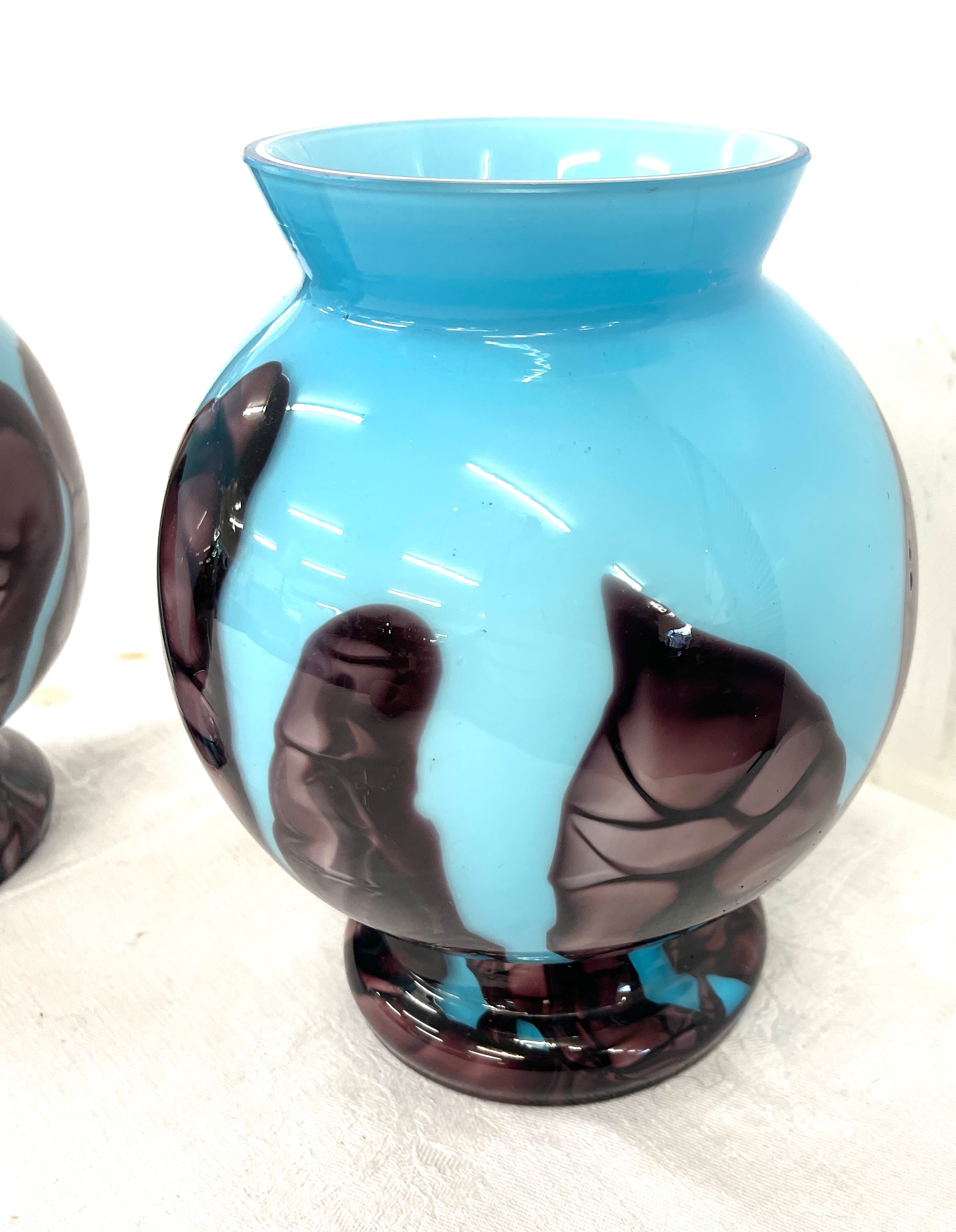 Pair art glass vases, chip to rim, approximate height 7.5 inches - Image 3 of 6