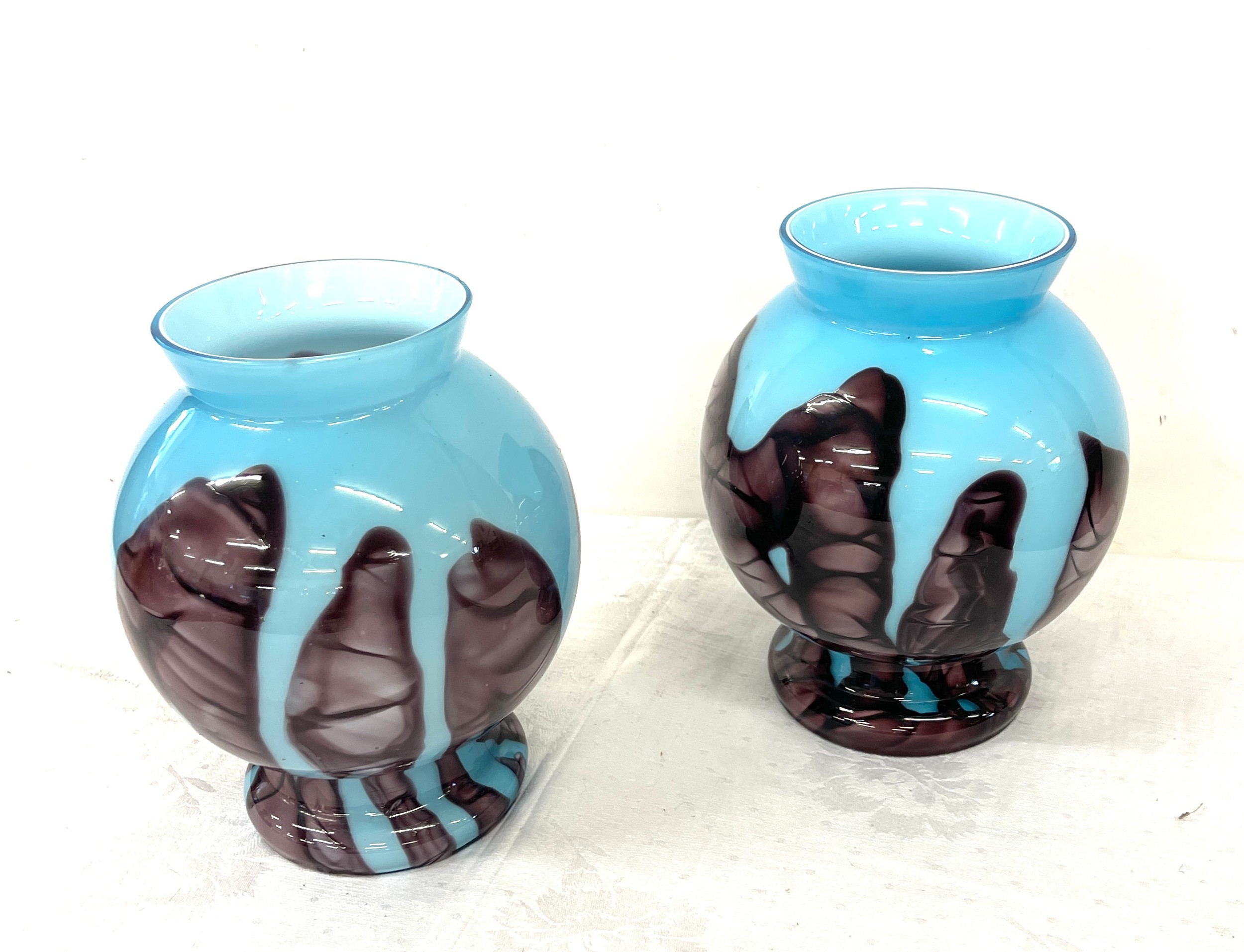 Pair art glass vases, chip to rim, approximate height 7.5 inches - Image 2 of 6