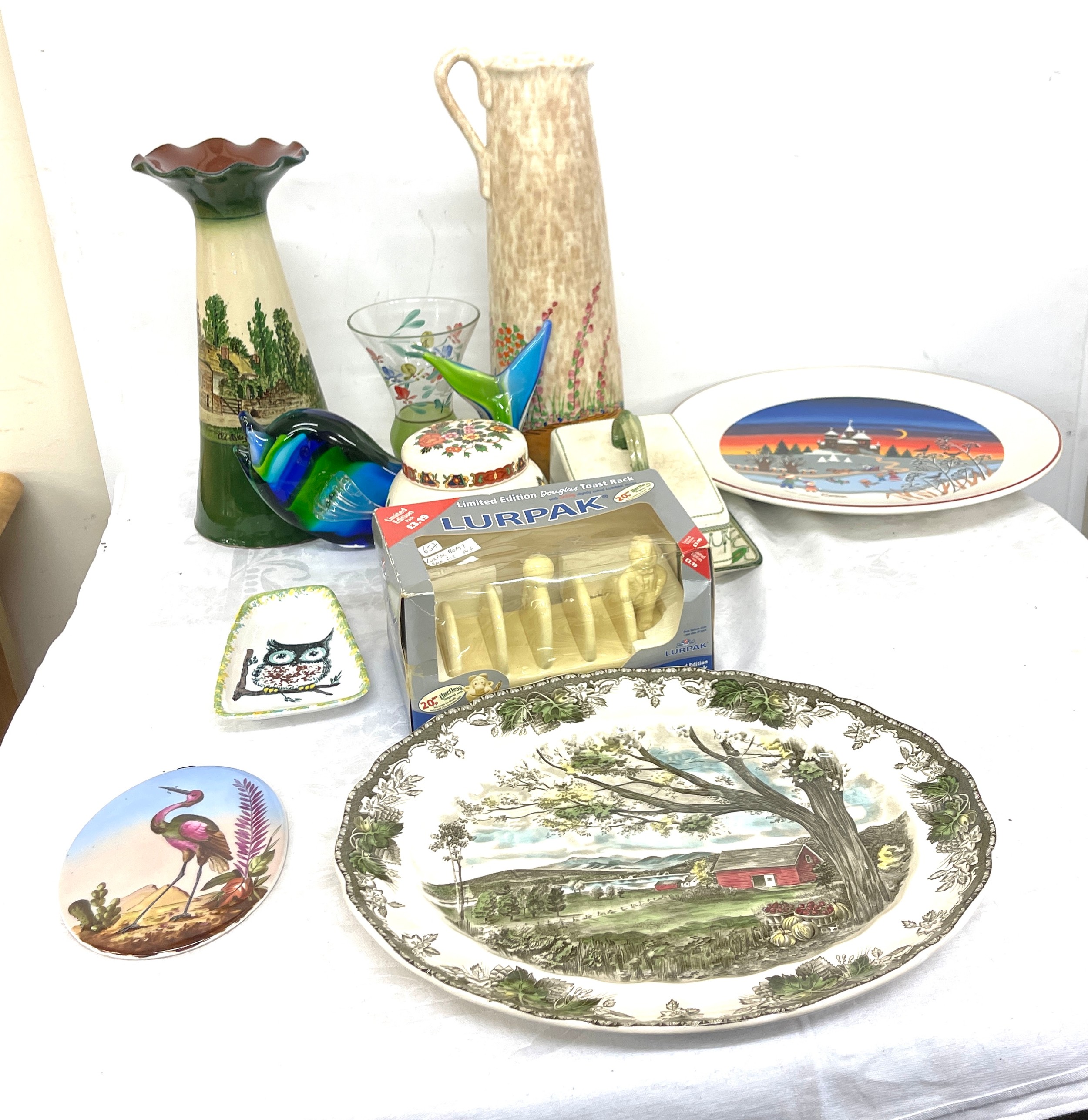 Selection of collectable pieces to include pottery jugs, Sadler ginger jar, Poole charger