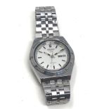 Vintage seiko 5 automatic 7009-8610 gents wristwatch the watch is ticking